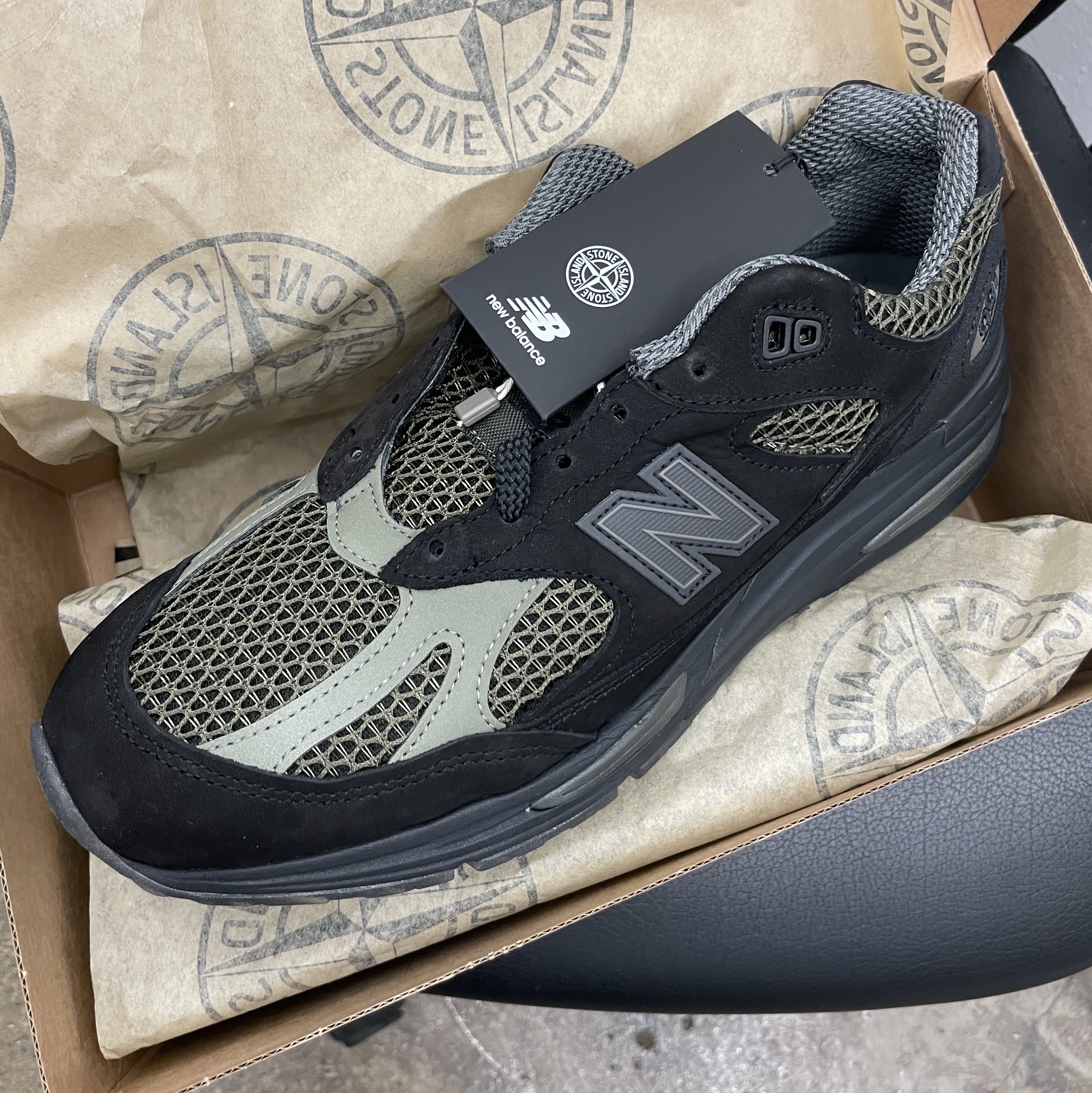 New Balance x Stone Island 991v2 Made in UK Black Olive Night 착용 스타일