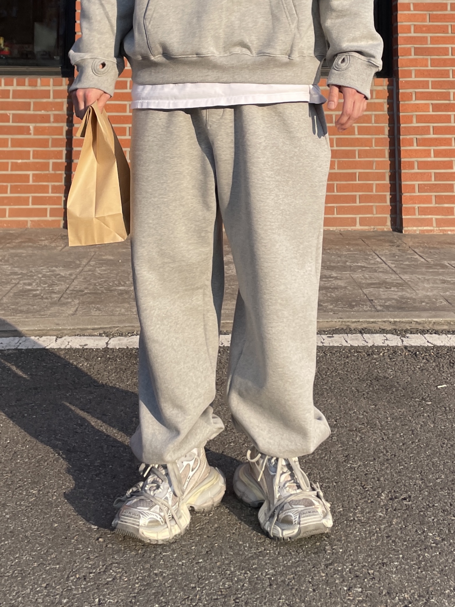 Balenciaga 3XL Sneakers Light Beige 착용 스타일 - 3