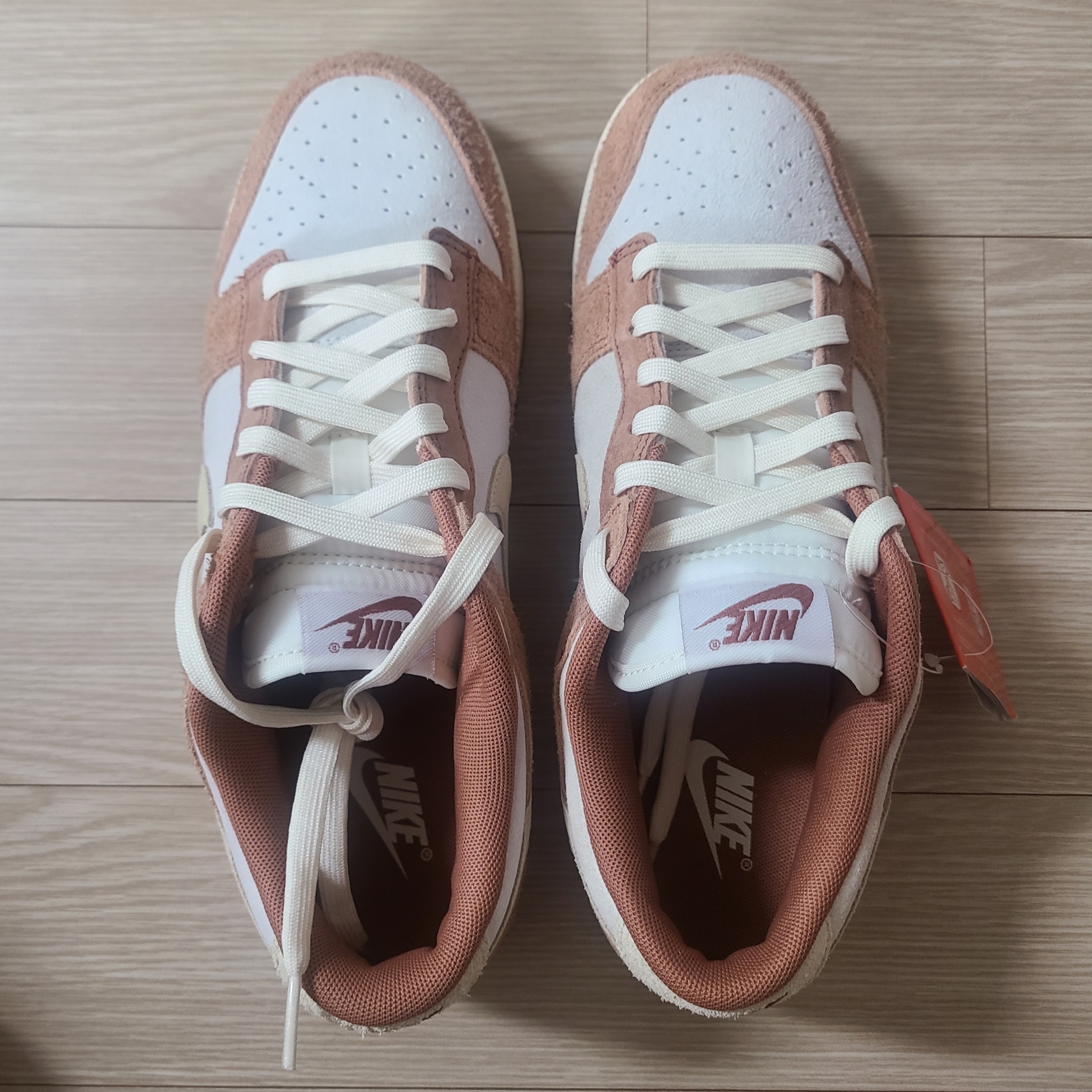 Nike Dunk Low Pro Premium Medium Curry 착용 스타일
