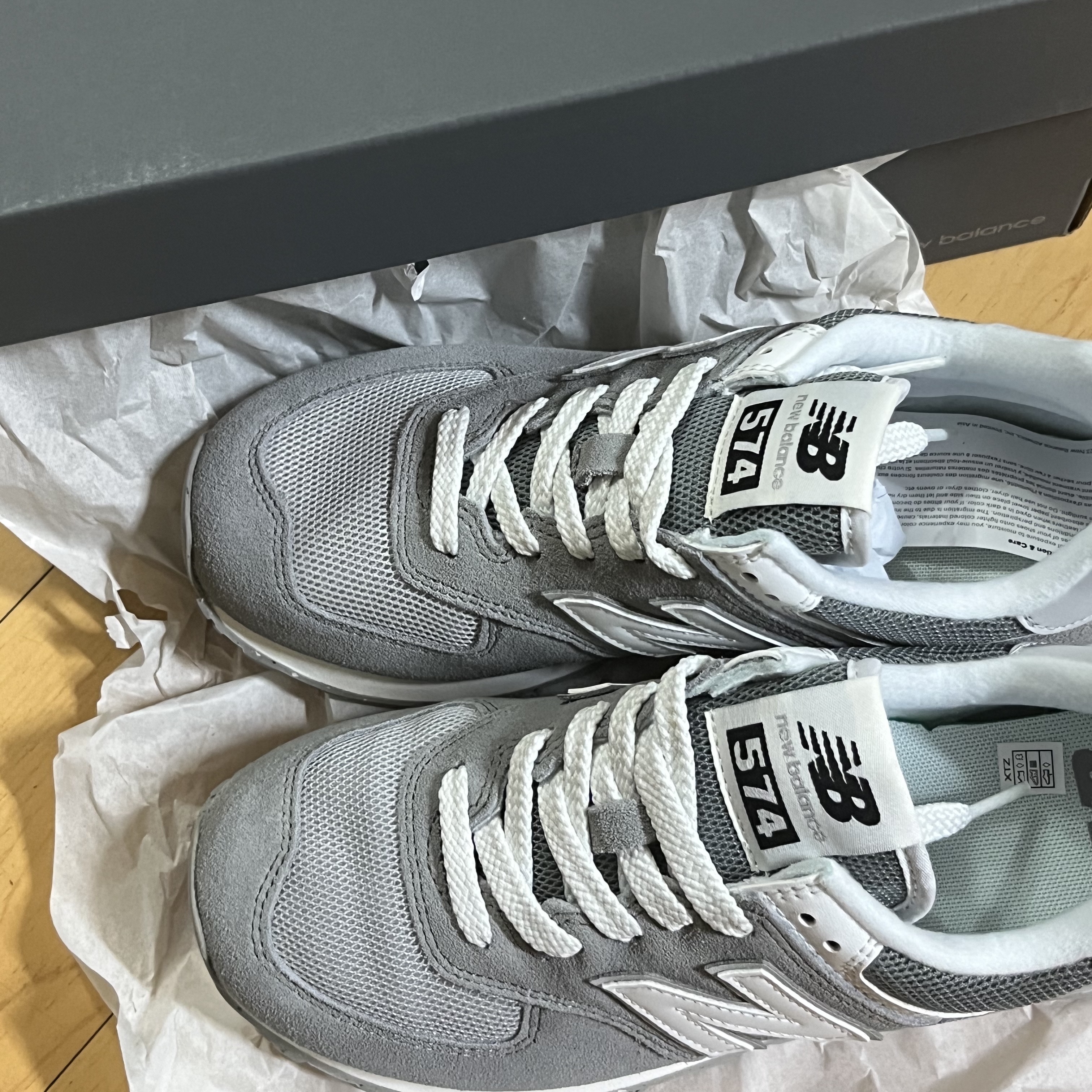 New Balance 574 Grey 착용 스타일 - 2