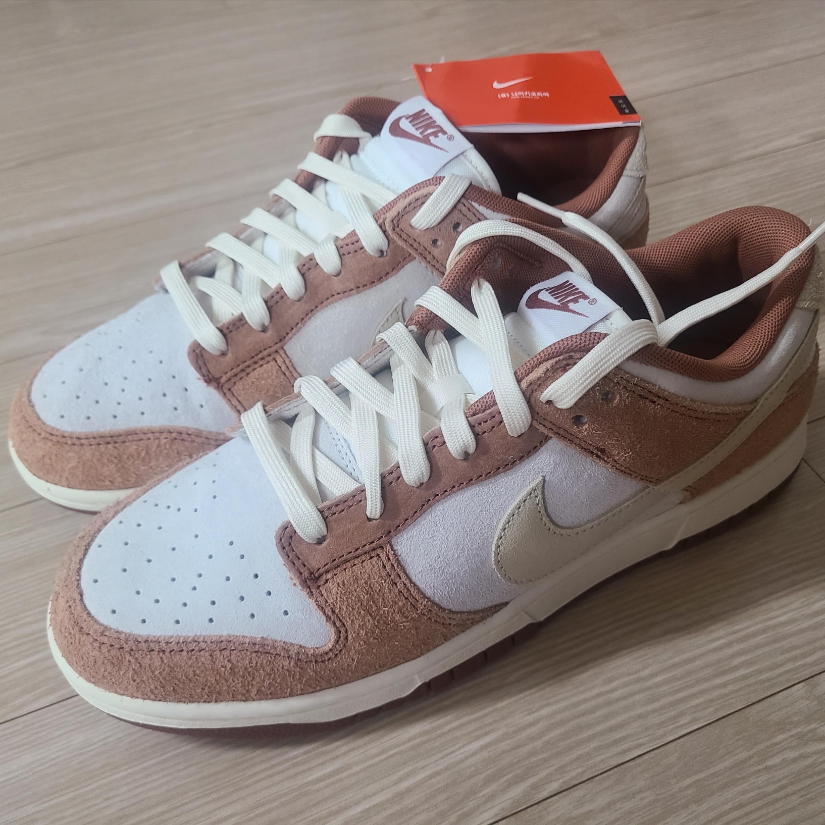 Nike Dunk Low Pro Premium Medium Curry 착용 스타일