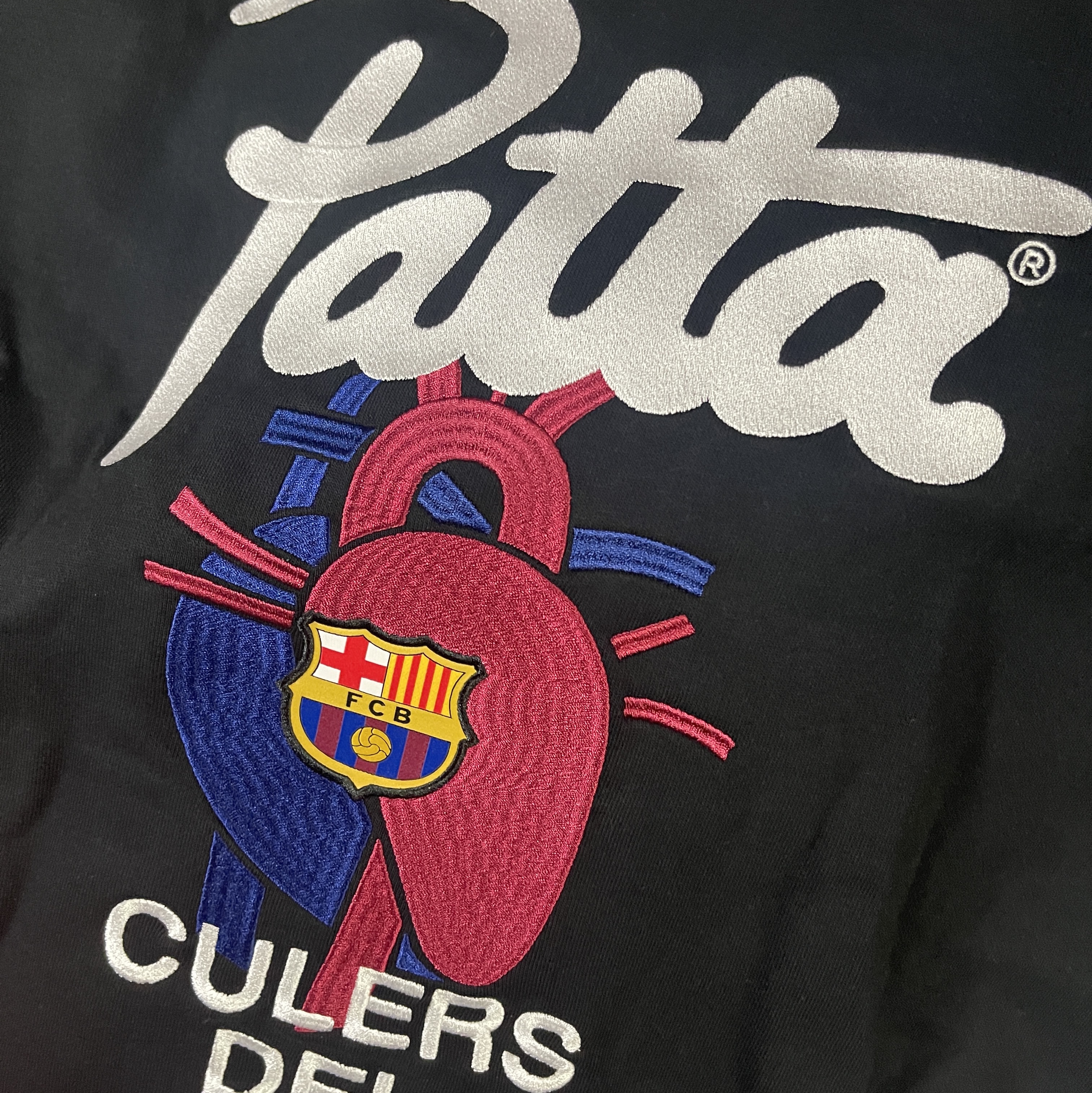 Nike x Patta x FC Barcelona Solo Swoosh Hoodie Culers del Món (FD4147-010) 착용 스타일 - 1