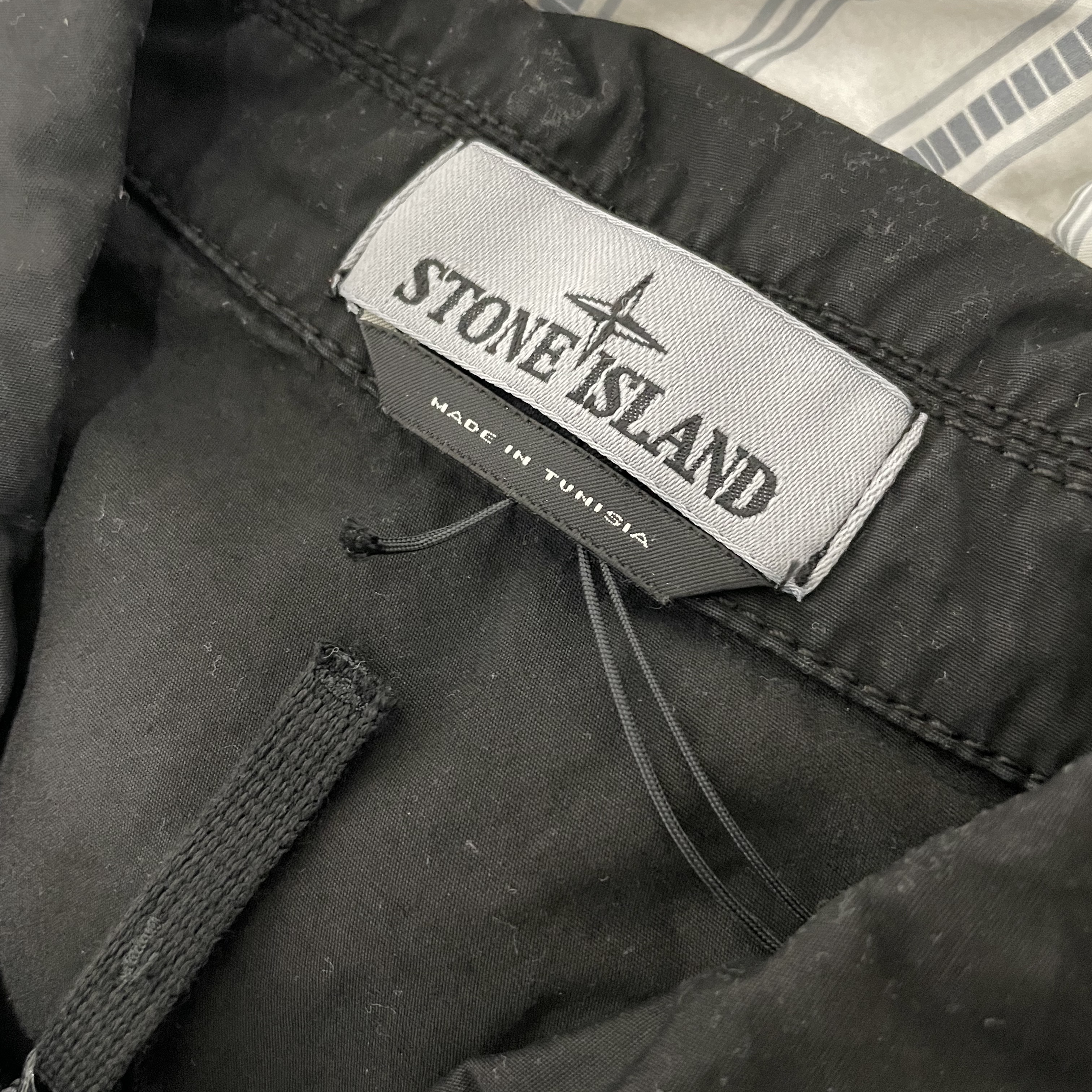 Stone Island 101WN Brushed Cotton Canvas T.CO+OLD Overshirt Black - 22FW 착용 스타일 - 1