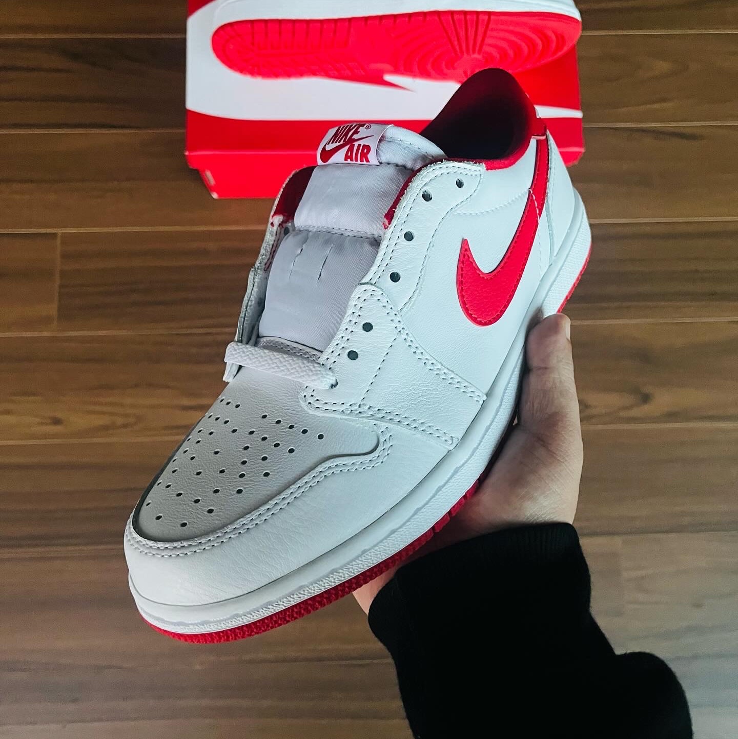 Jordan 1 Retro Low OG University Red 착용 스타일 - 2