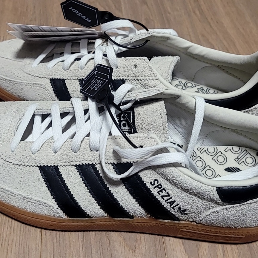 (W) Adidas Spezial Handball Aluminium Core Black 착용 스타일