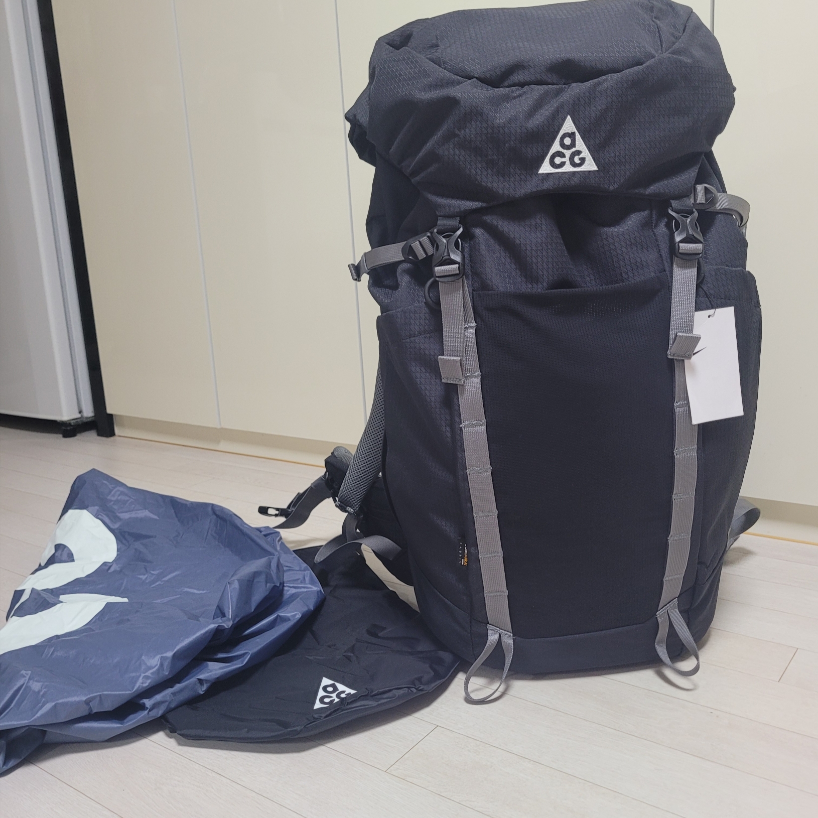 Nike ACG 36 Backpack Black 착용 스타일