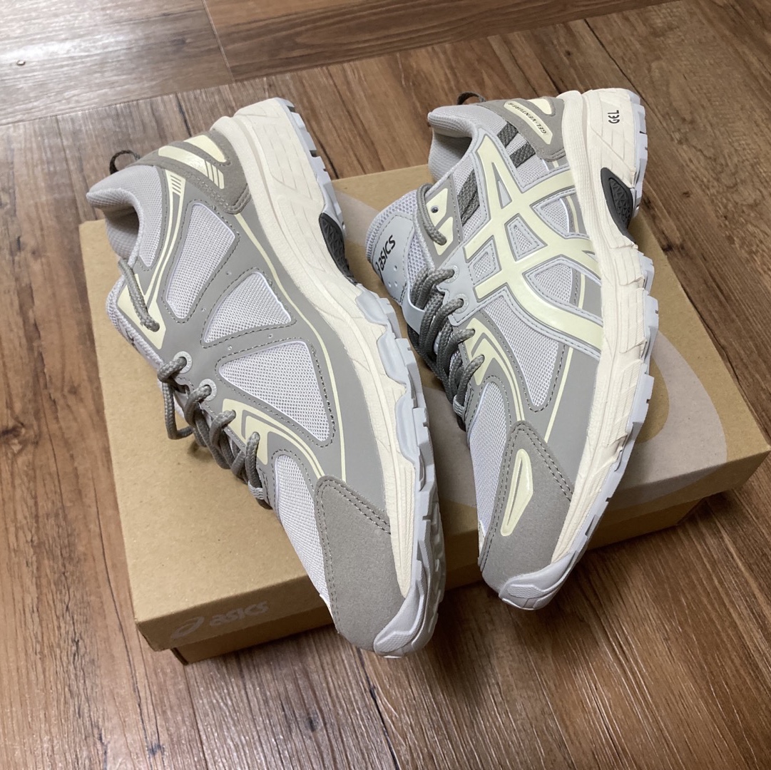 Asics Gel-Venture 6 Vanilla Custard 착용 스타일