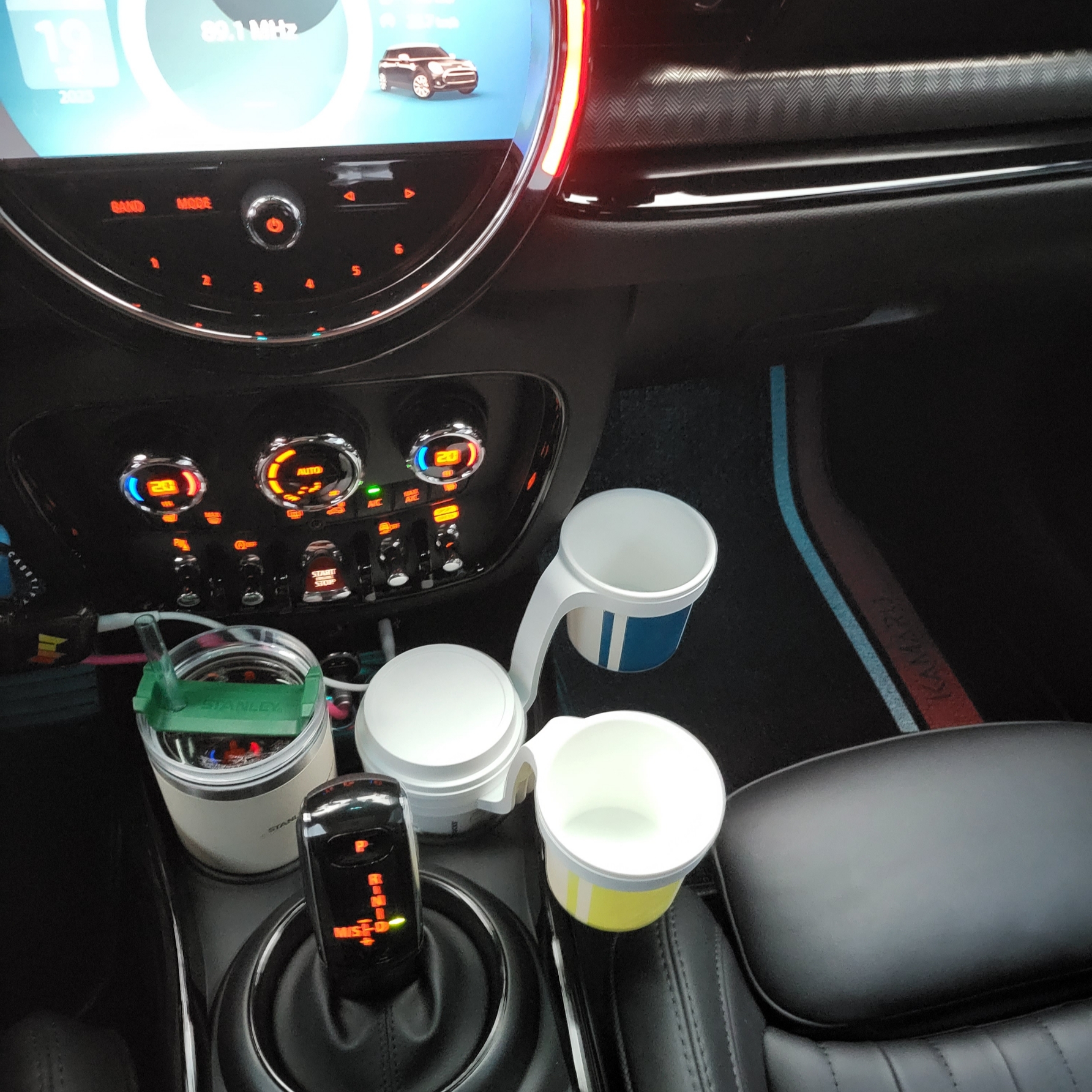 Starbucks x MINI SS Cup Holder 착용 스타일 - 1