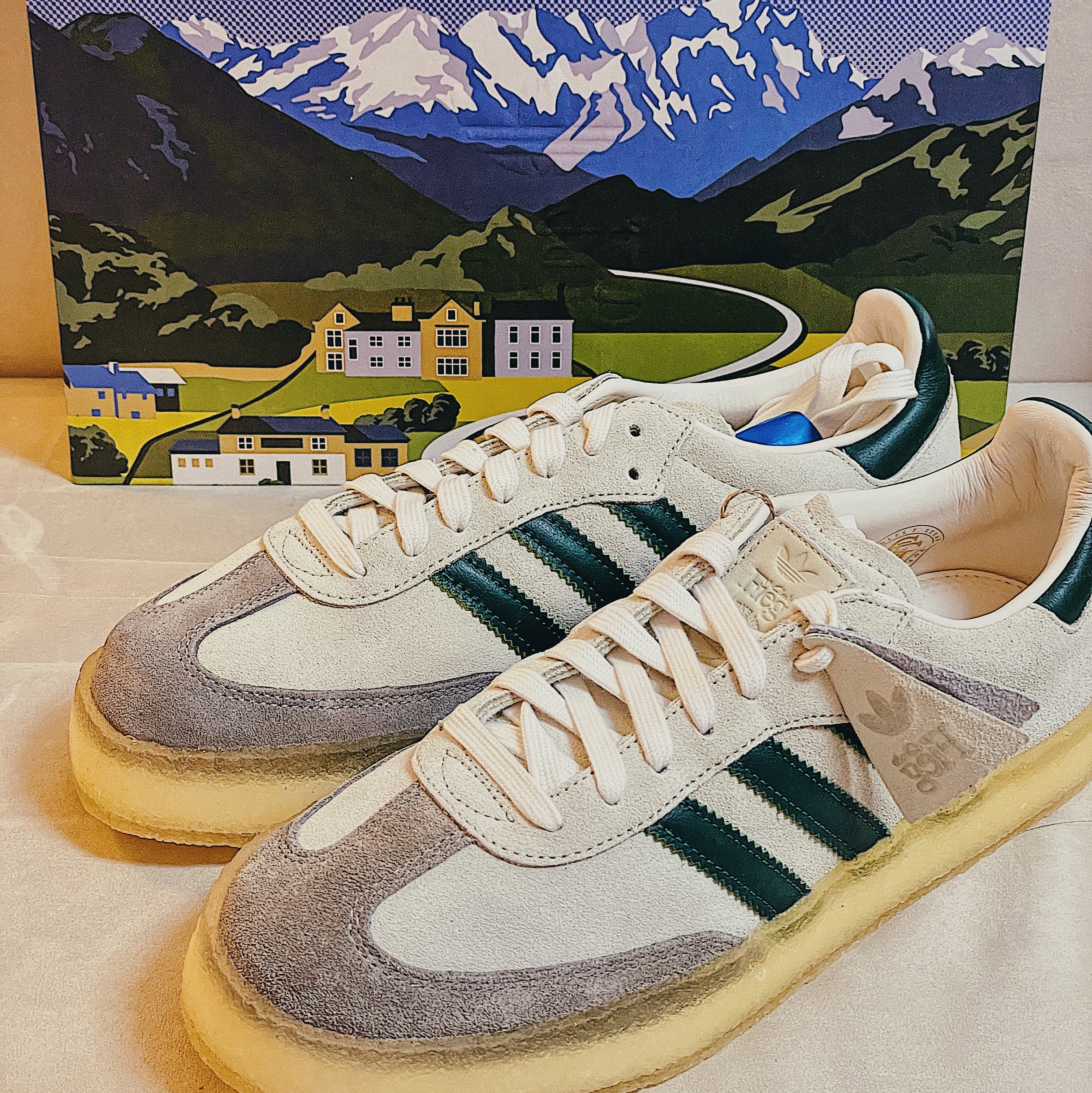 Adidas x Clarks x Ronnie Fieg 8th Street Samba Chalk White Green 착용 스타일 - 2
