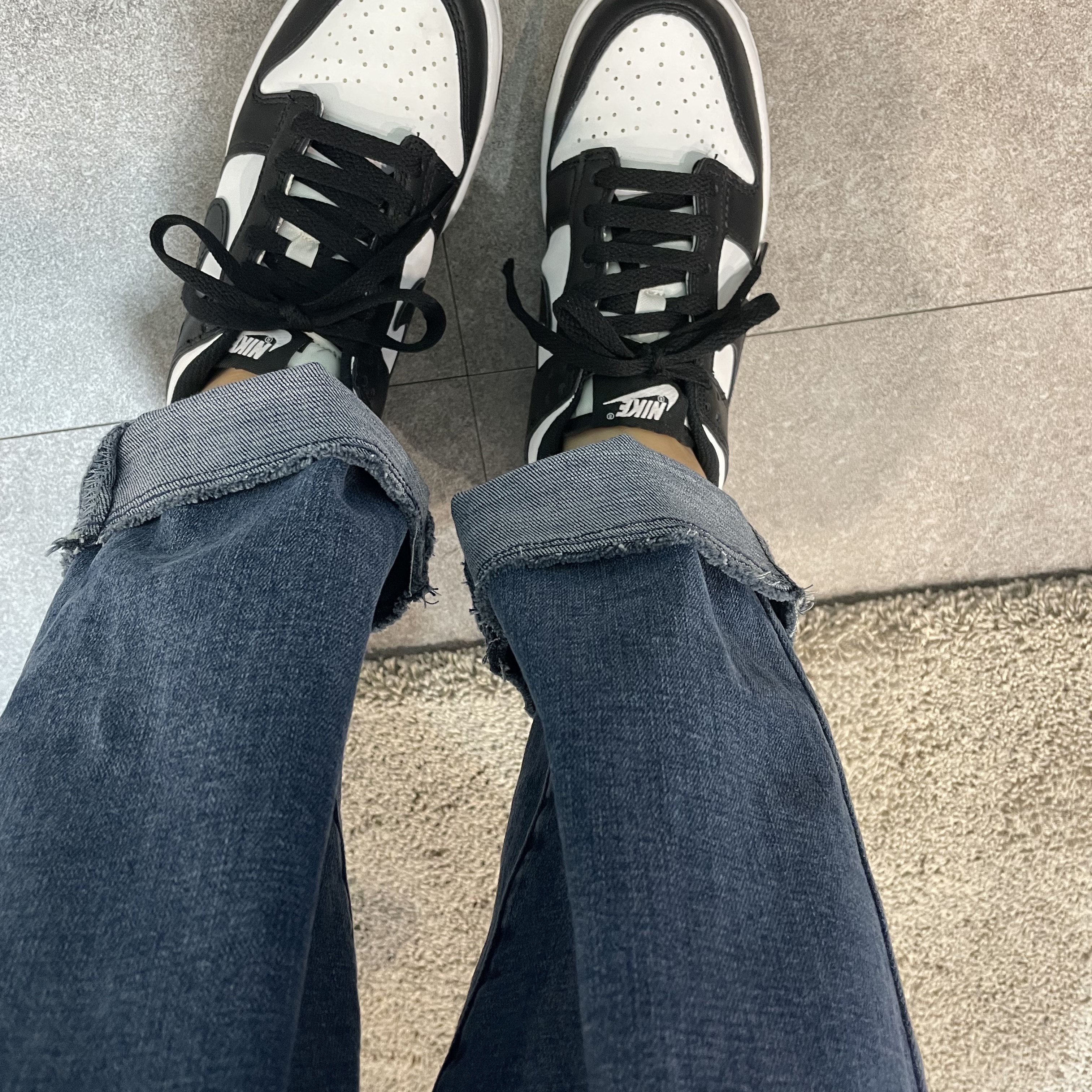 (GS) Nike Dunk Low Black 착용 스타일 - 1