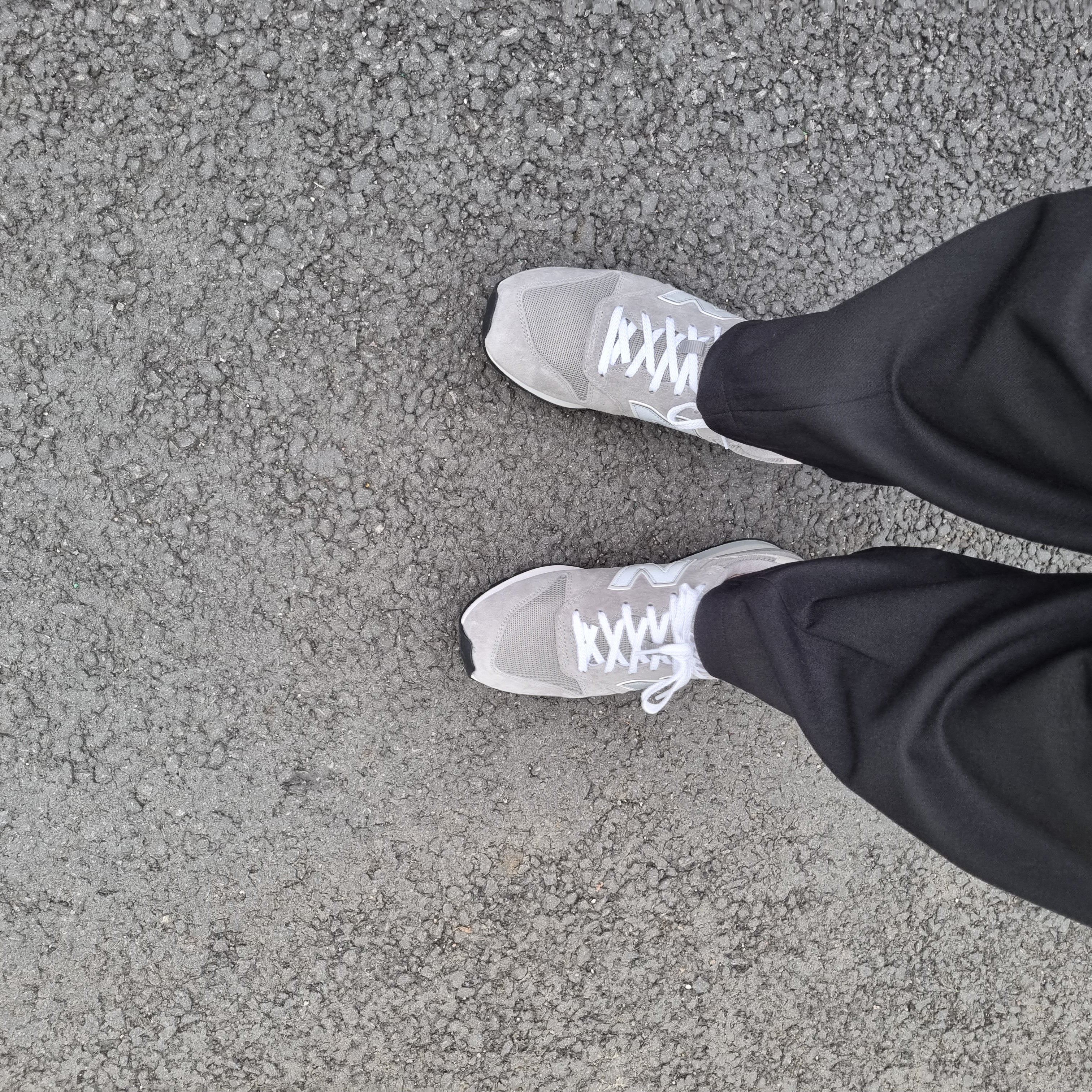 New Balance 996 Grey 착용 스타일
