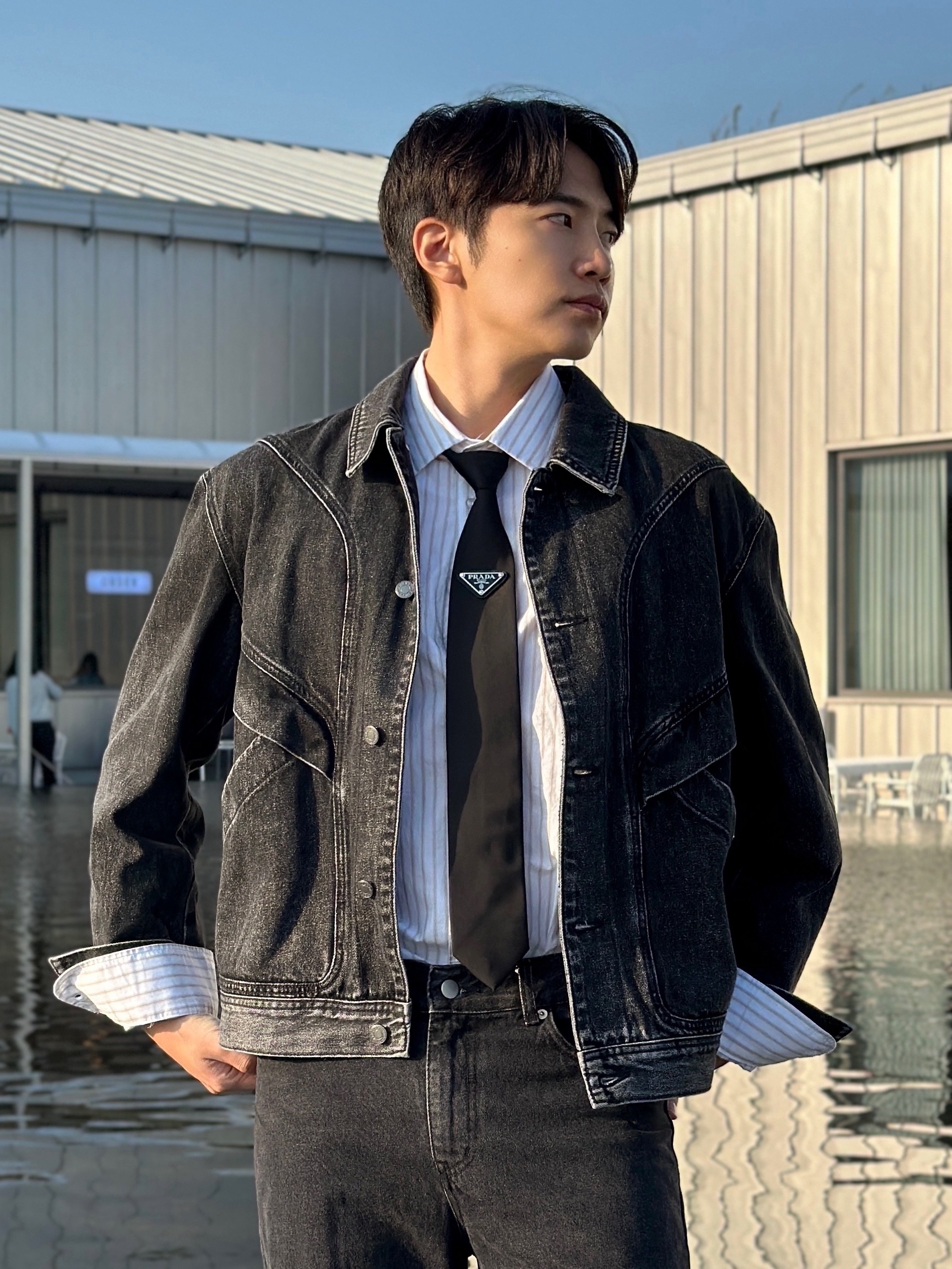 Prada Re-Nylon Gabardine Tie Black 착용 스타일 - 5
