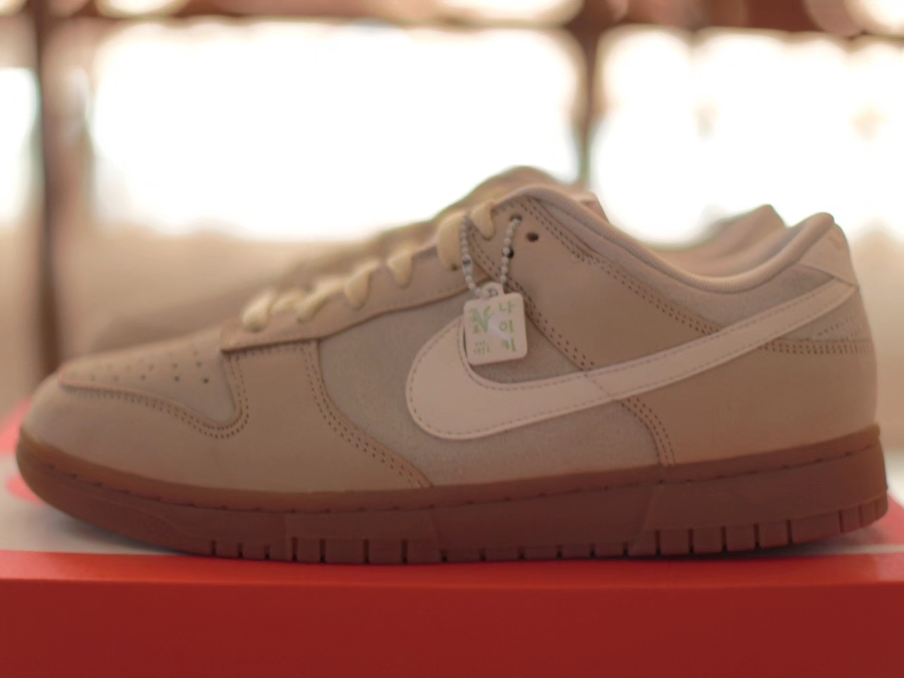 (W) Nike Dunk Low Hangul Day Light Orewood Brown Sail 착용 스타일 - 1