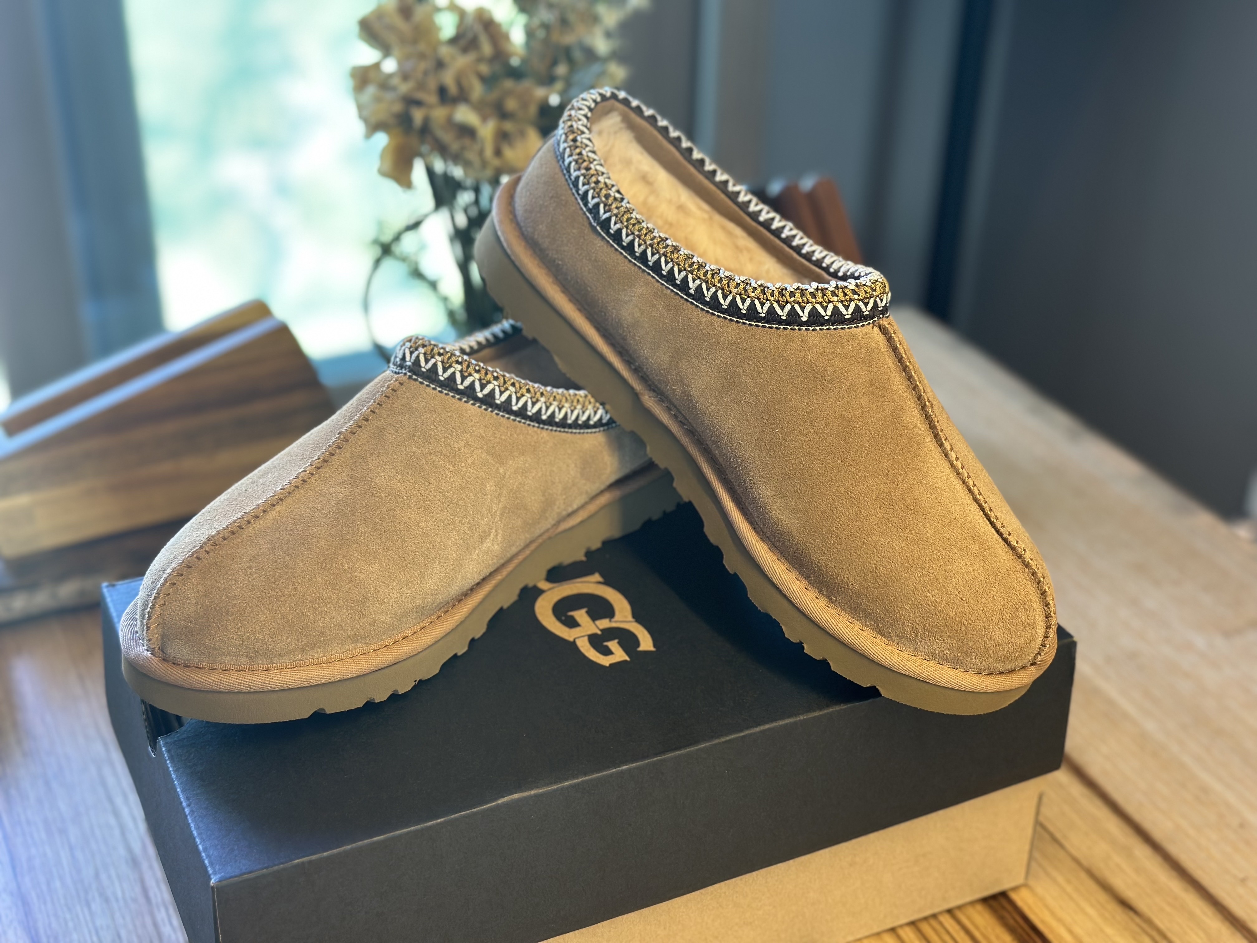 UGG Tasman Slipper Chestnut 착용 스타일 - 1