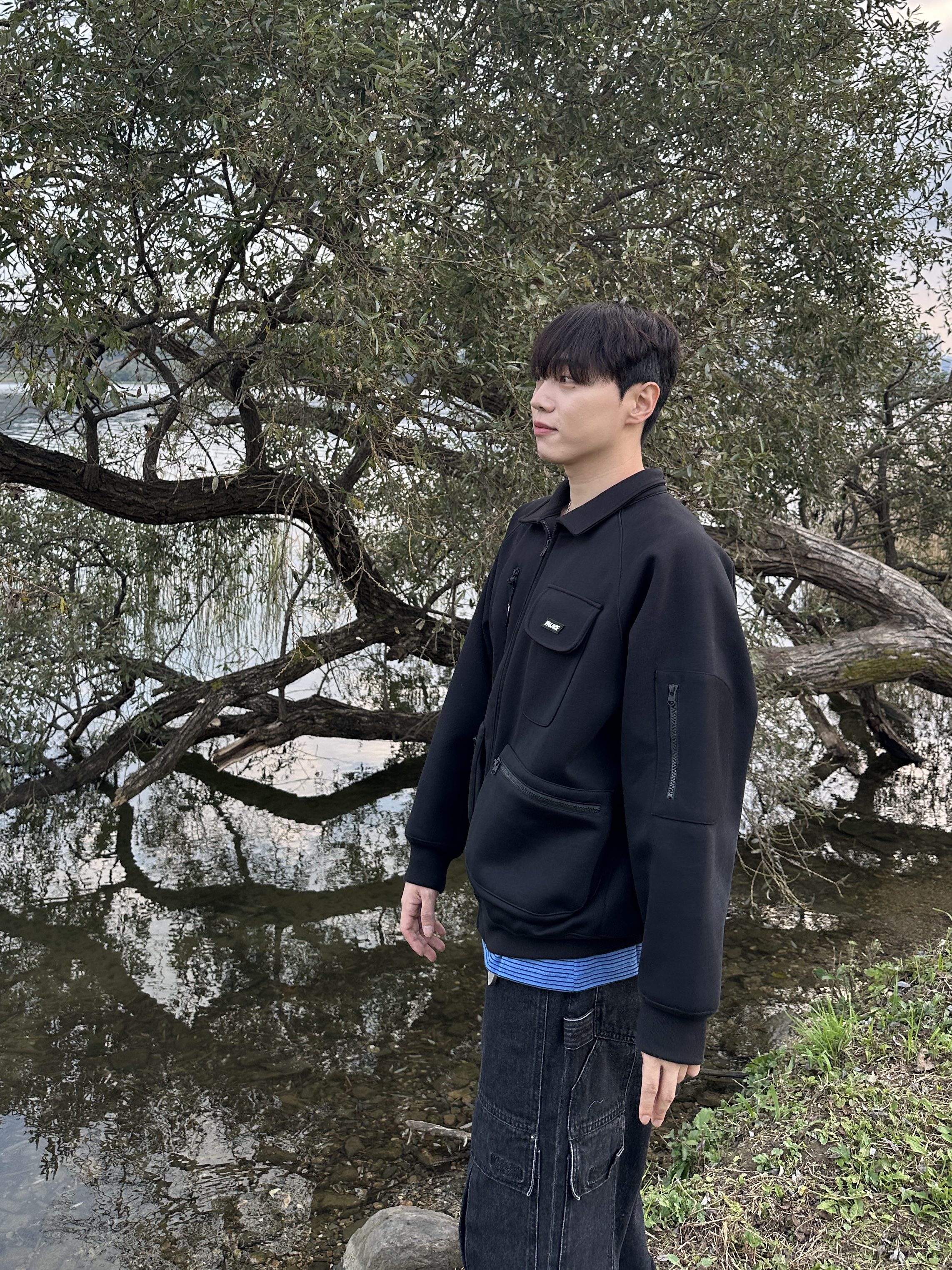 Palace Thermal Bonded Bomber Black - 22FW 착용 스타일 - 1