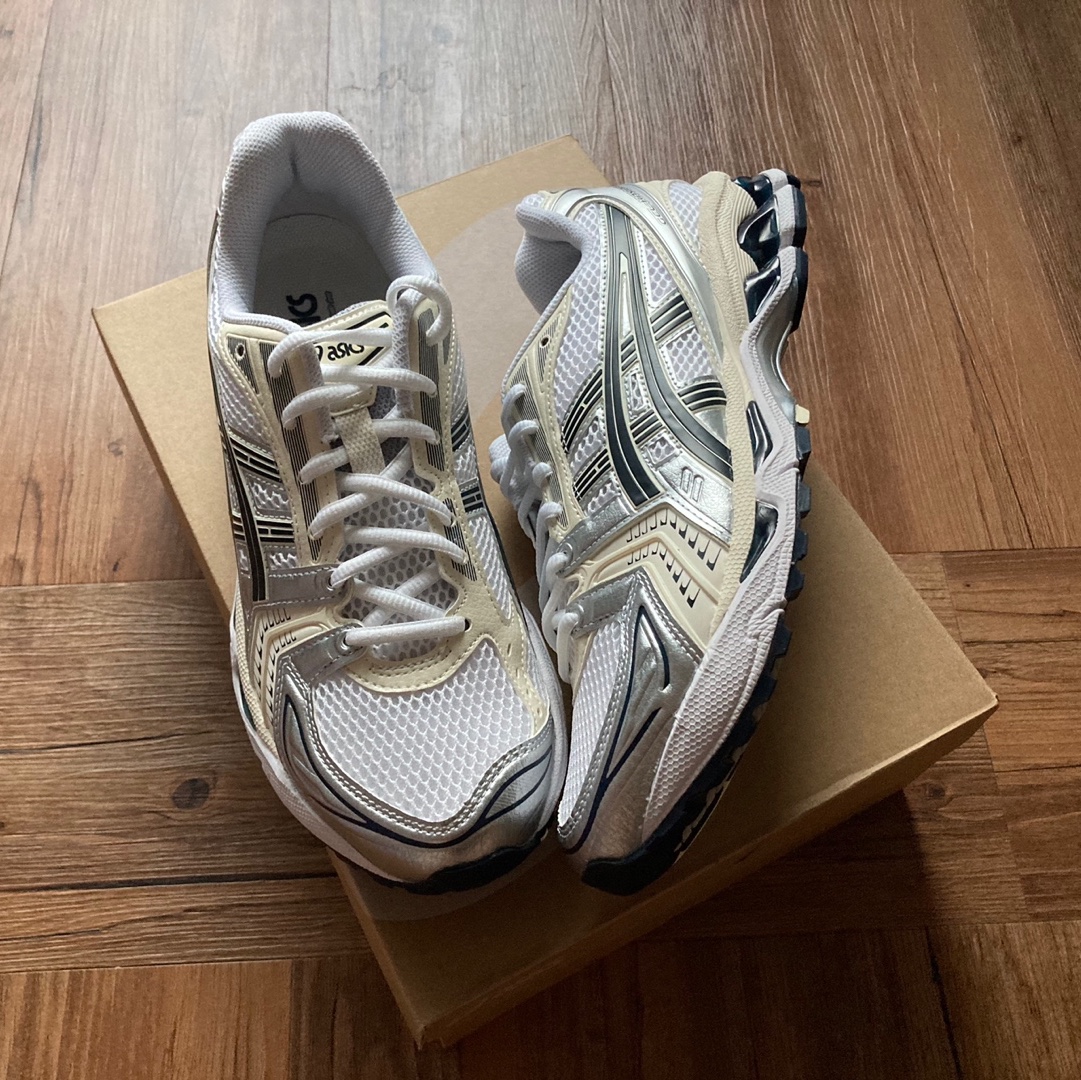 (W) Asics Gel-Kayano 14 White Midnight 착용 스타일