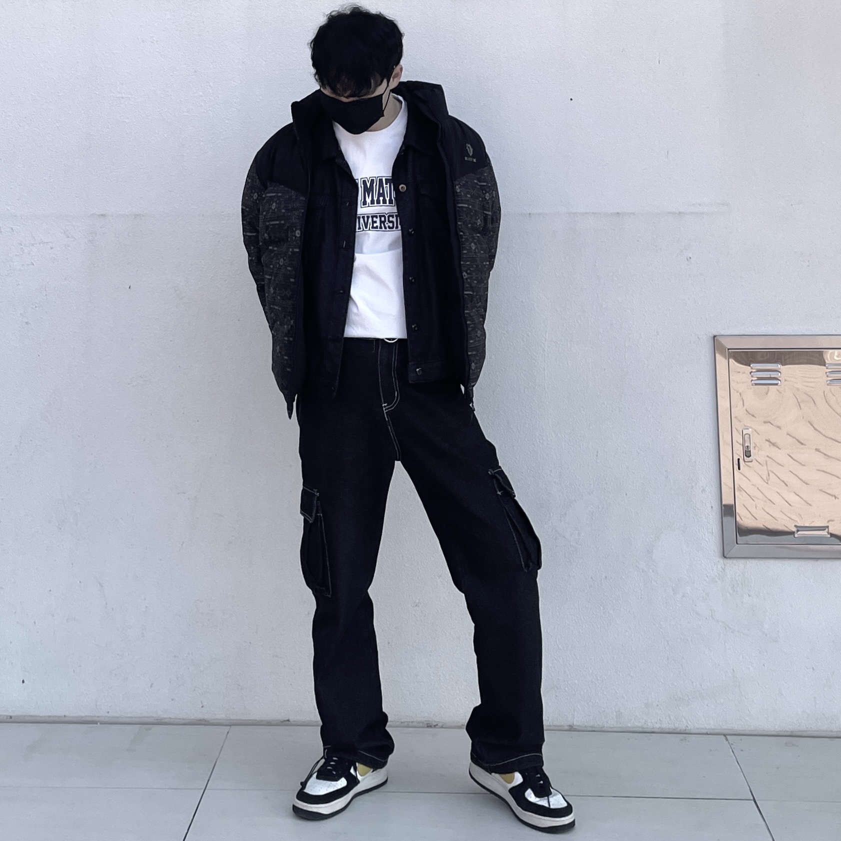 Nike Air Force 1 '07 LV8 Athletic Club Black Dark Sulfur 착용 스타일 - 5