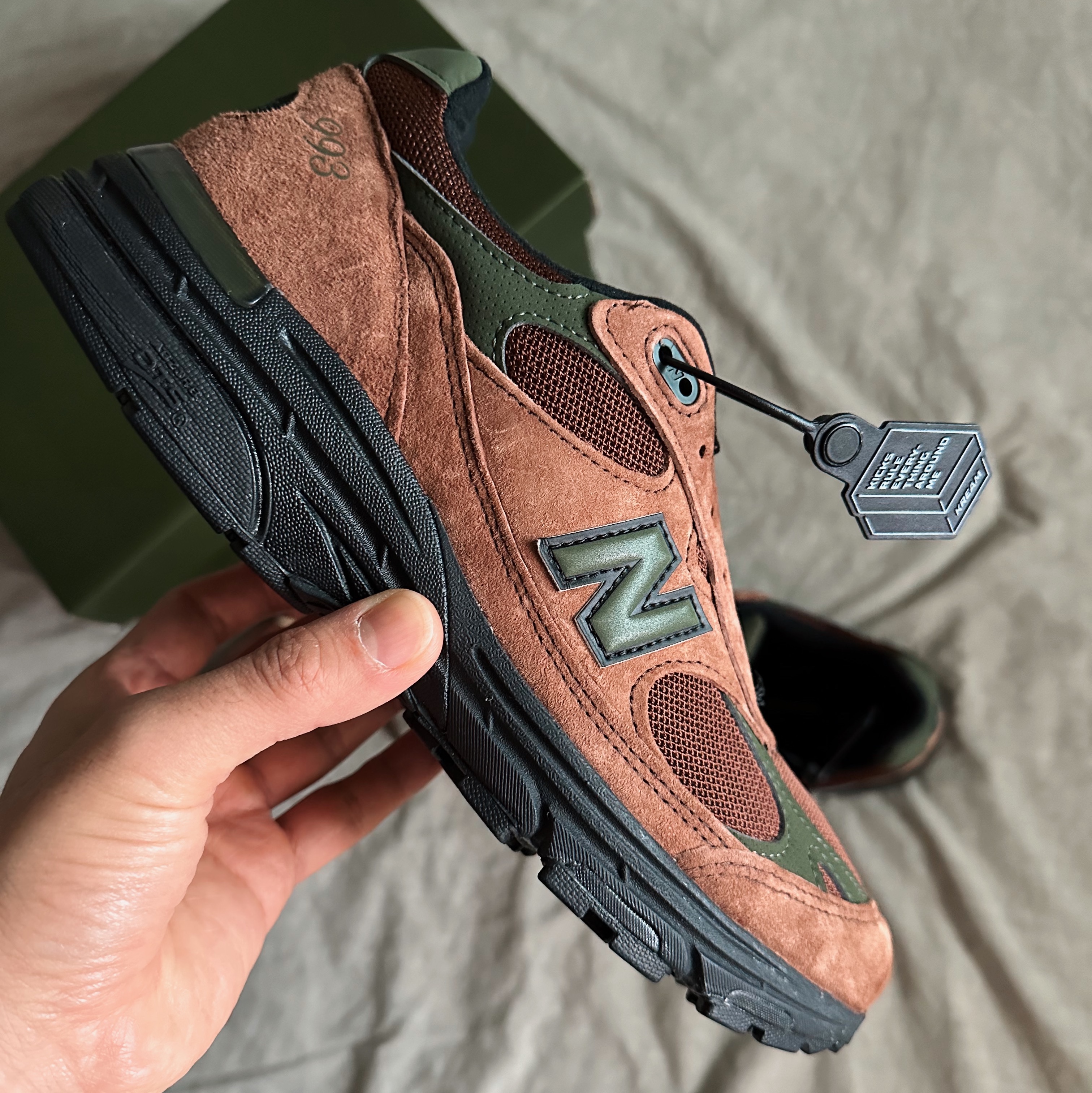 New Balance x Aime Leon Dore 993 Made in USA Brown 착용 스타일 - 4