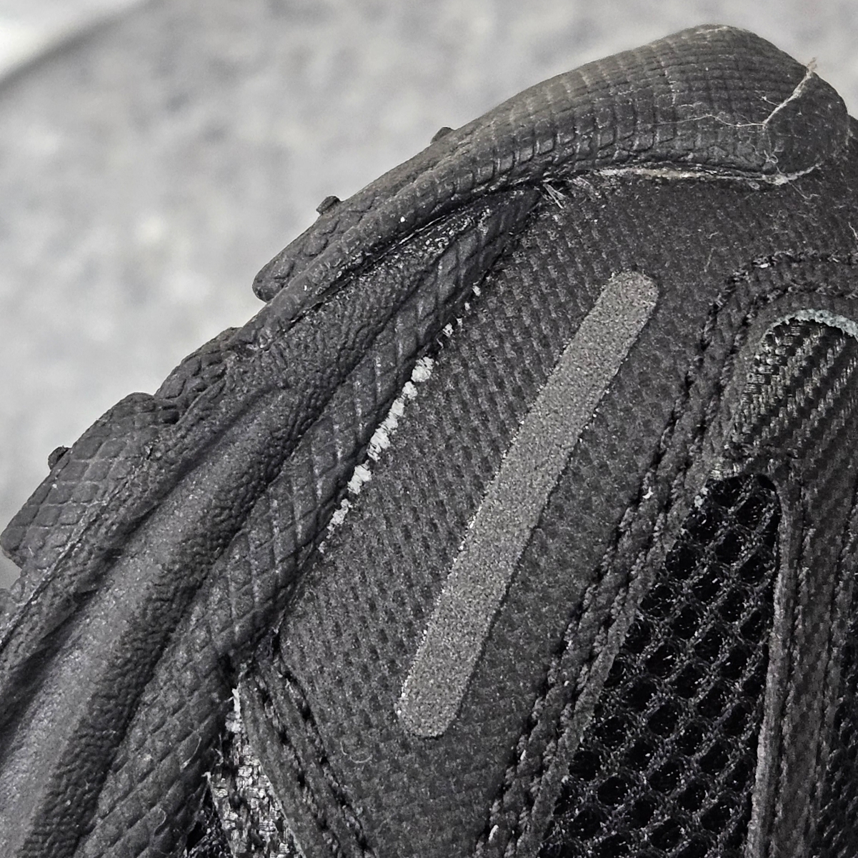 Nike Zoom Vomero 5 SP Black 착용 스타일 - 3