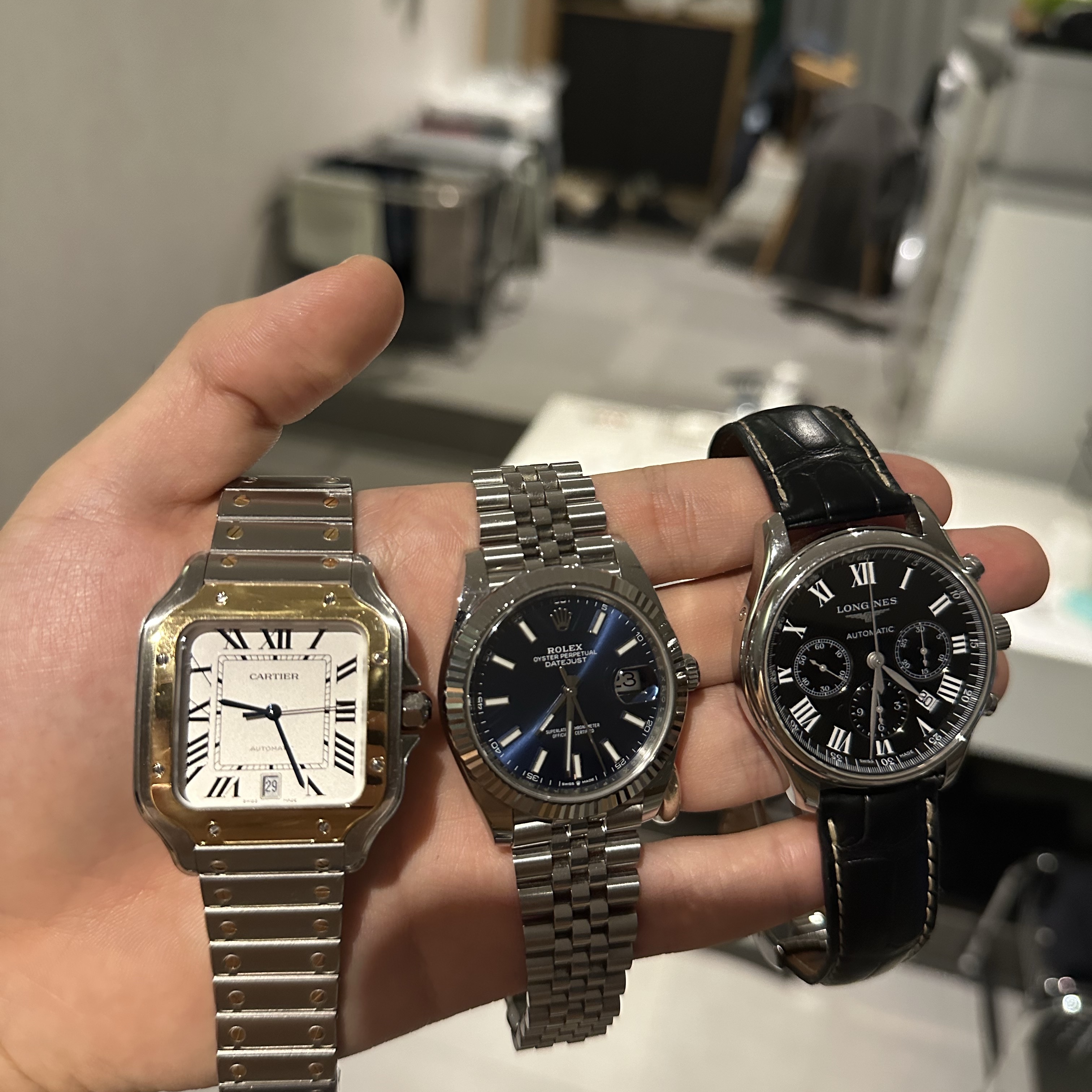 Cartier Santos Dumont Watch Large Quartz Steel Alligator Leather Navy Blue 착용 스타일
