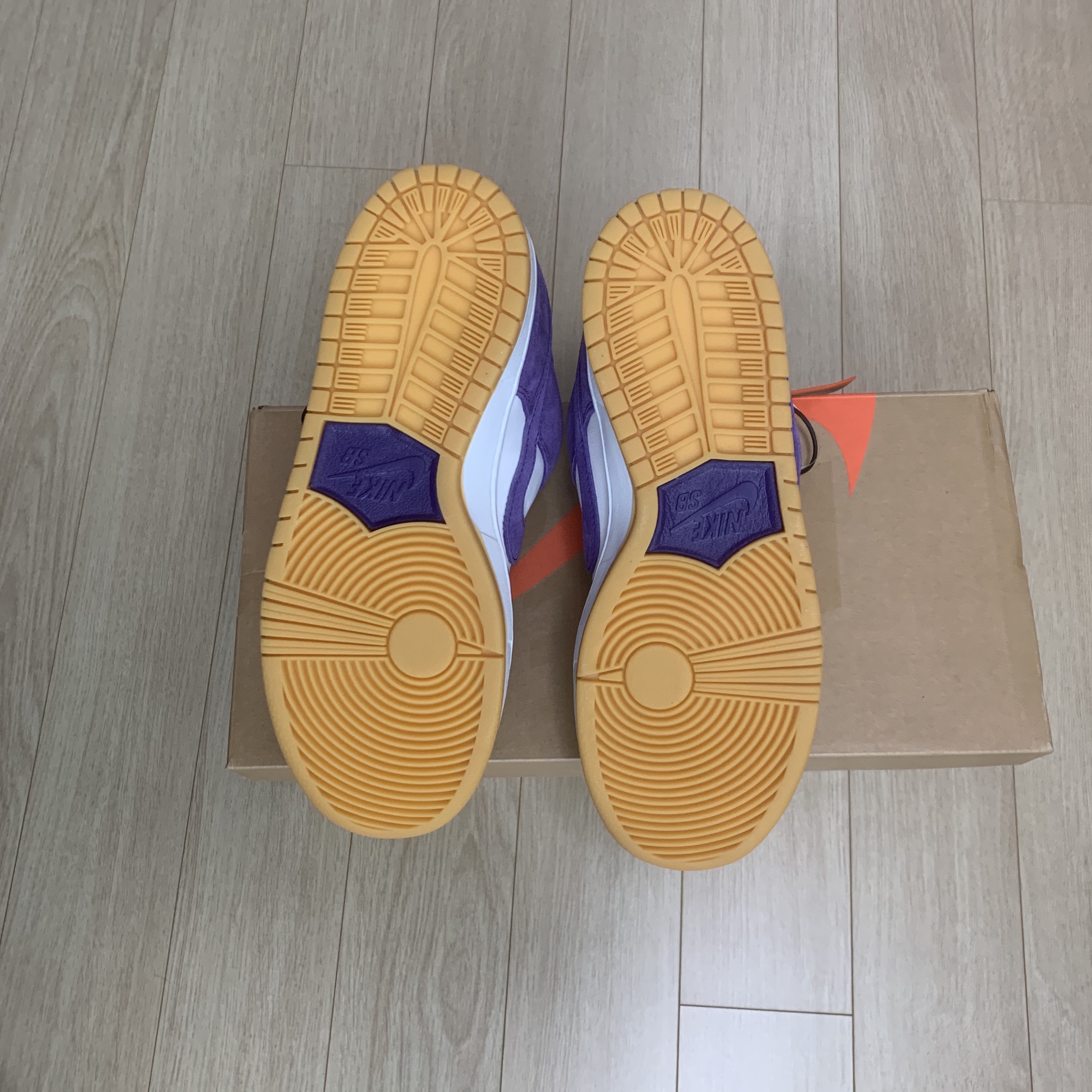 Nike Dunk Low Pro SB Court Purple 착용 스타일 - 5