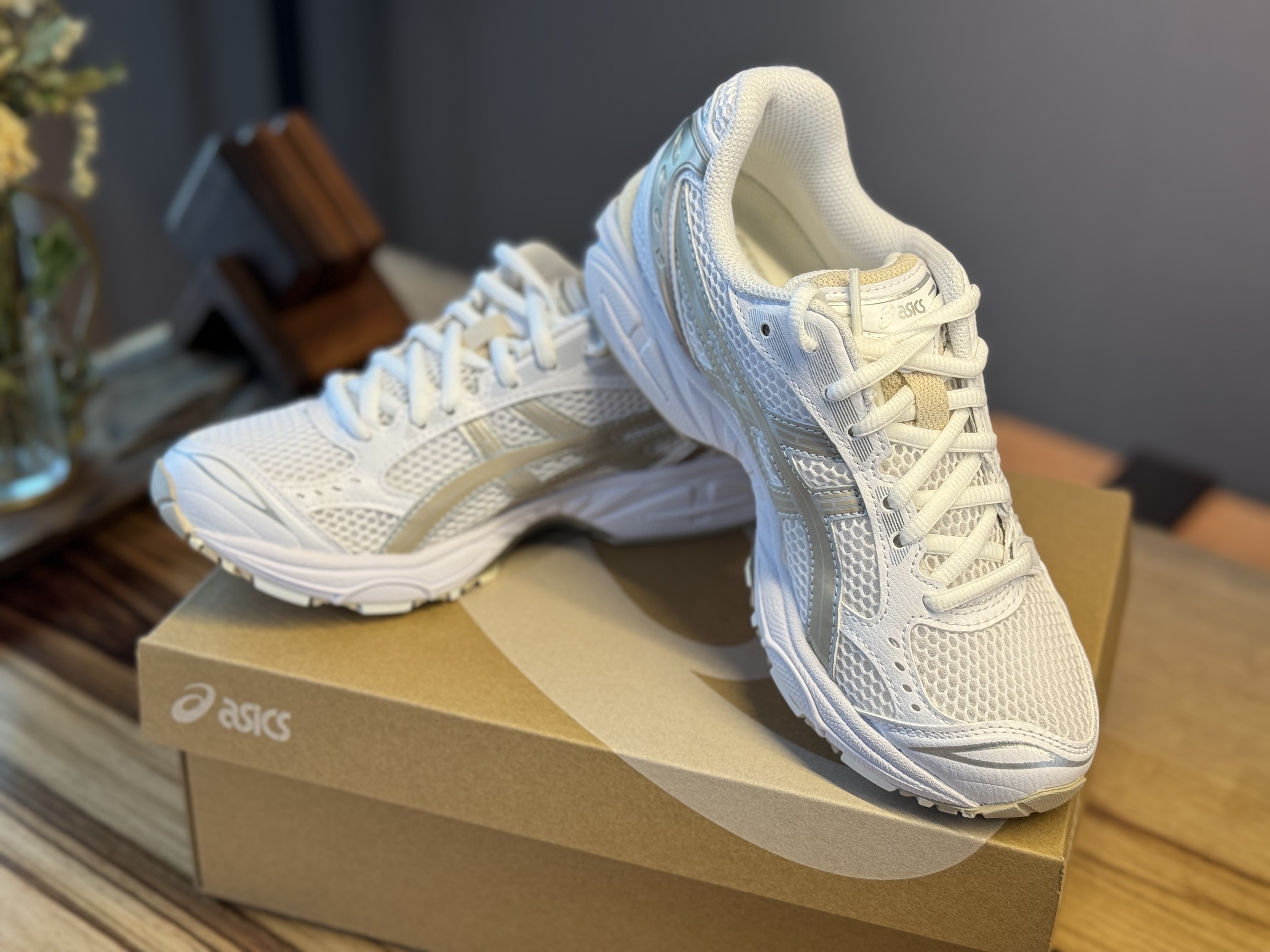 (W) Asics Gel-Kayano 14 White Simply Taupe 착용 스타일 - 1