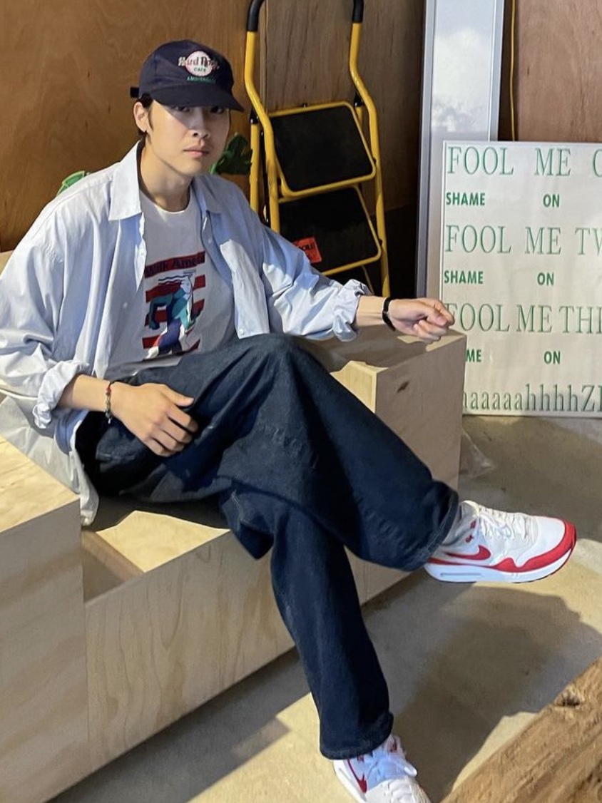 Saint Laurent Solferino Medium Satchel Bag in Smooth Leather Black, Nike x Ambush Air Force 1 Low SP Pine Green and Citron 착용 스타일 - 3