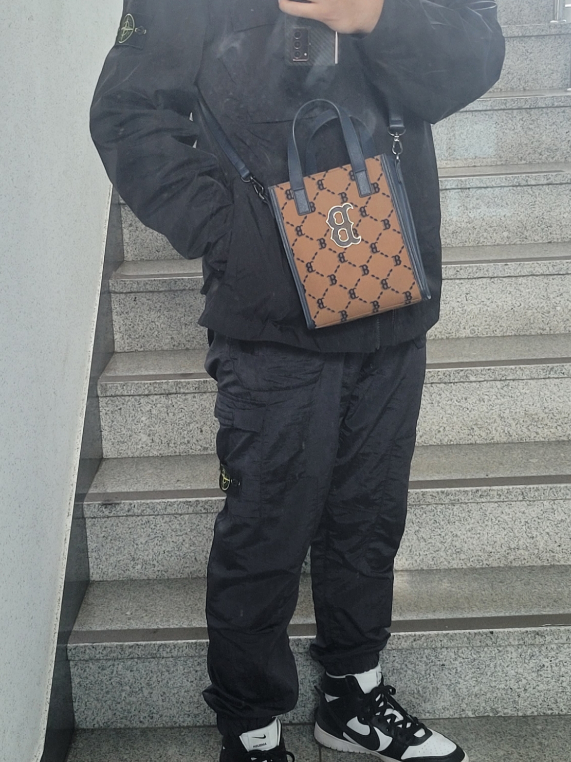 Stone Island 32029 S.I.PA/PL Seersucker TC Pants Black - 20SS, Stone Island 40223 Membrana 3L TC Garment Dyed Hooded Jacket Black - 22SS 착용 스타일