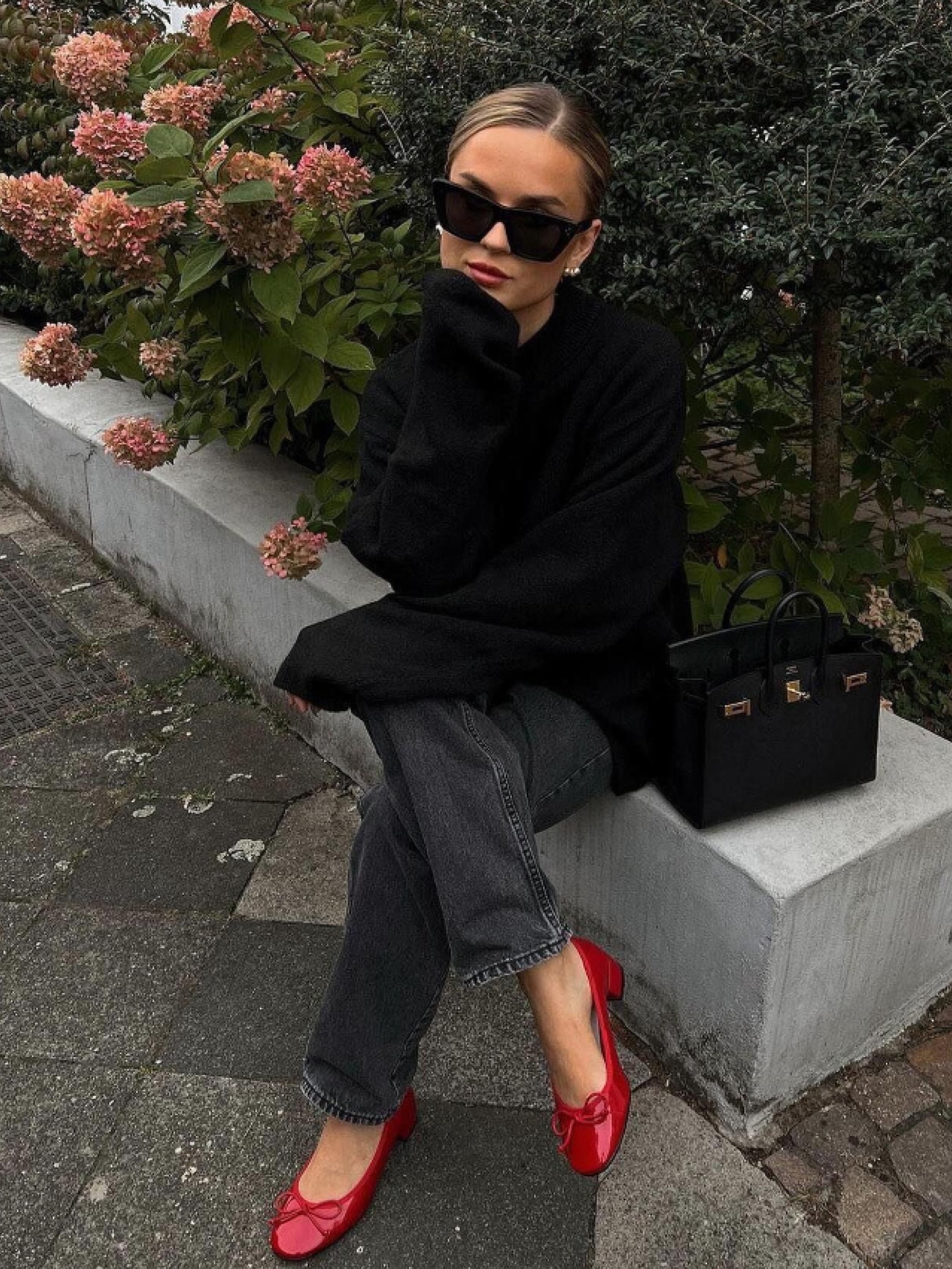 (W) Maison Margiela Tabi Ballet Flat Shoes Black, (W) Repetto Cendrillon Patent Leather Ballerinas Flammy Red 착용 스타일 - 4