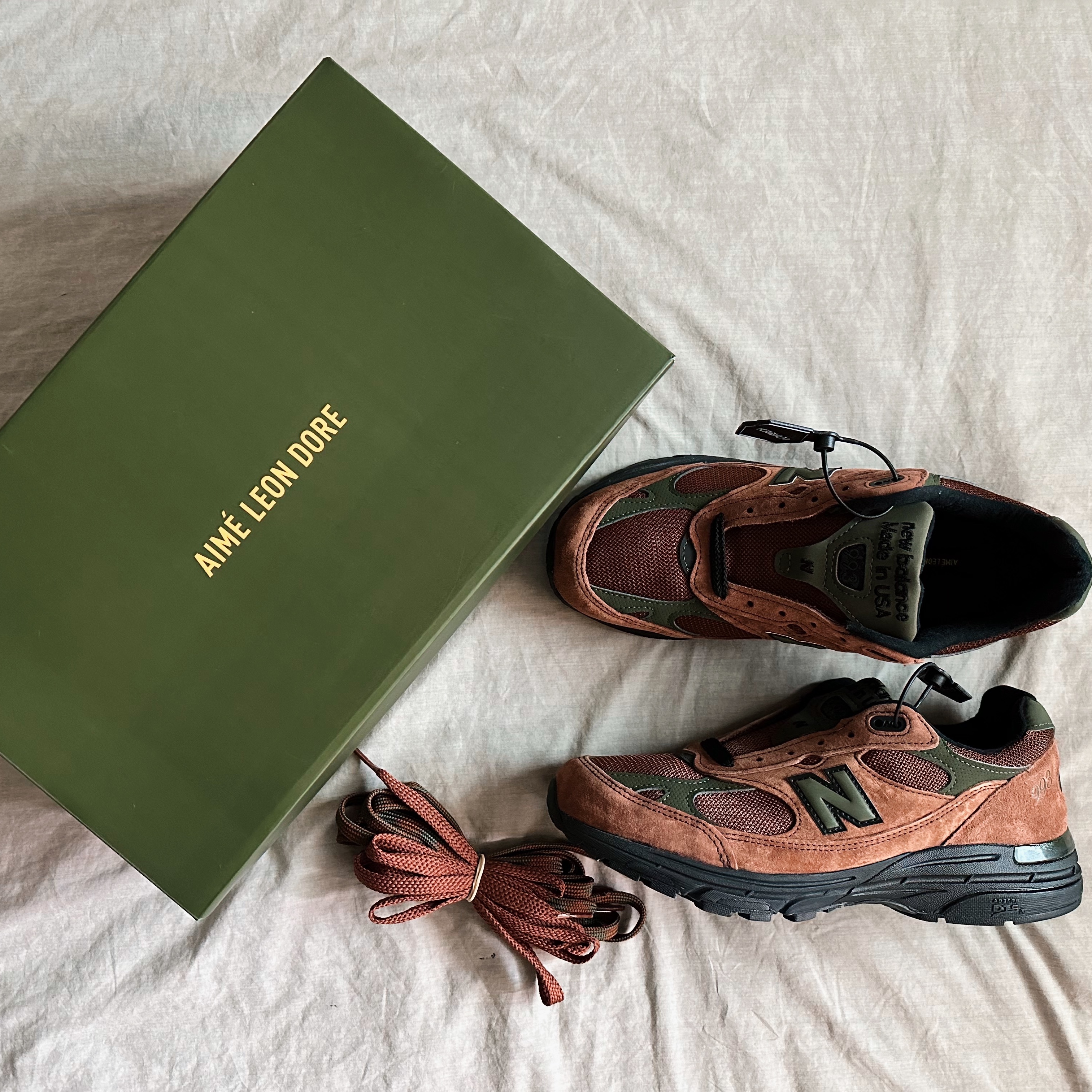 New Balance x Aime Leon Dore 993 Made in USA Brown 착용 스타일 - 1