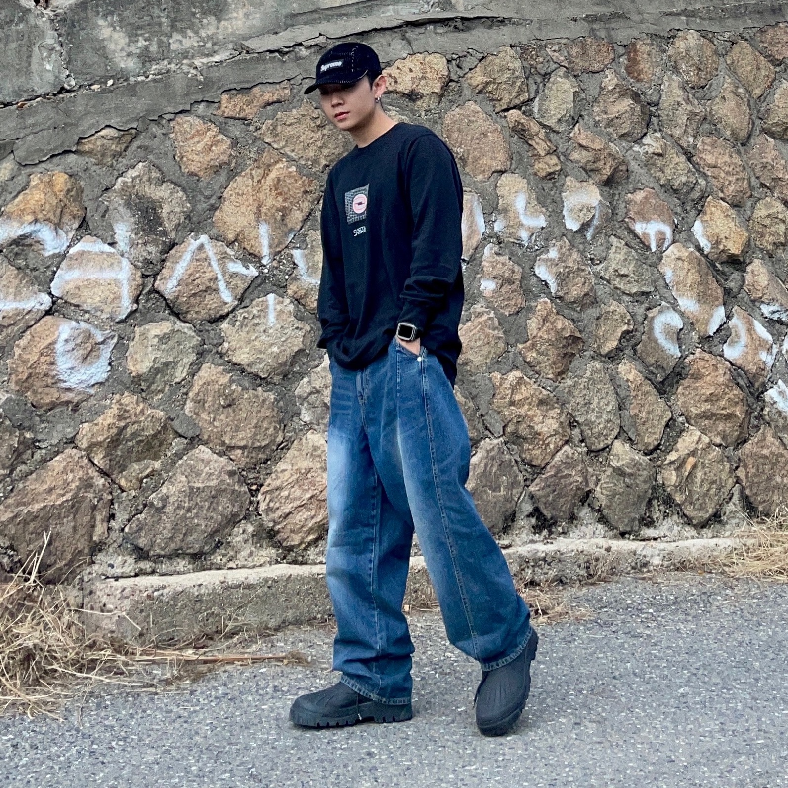 Supreme 2-Tone Corduroy Camp Cap Black - 23SS, Nike x Travis Scott NRG BH Long Sleeve T-Shirt Black - US/EU 착용 스타일