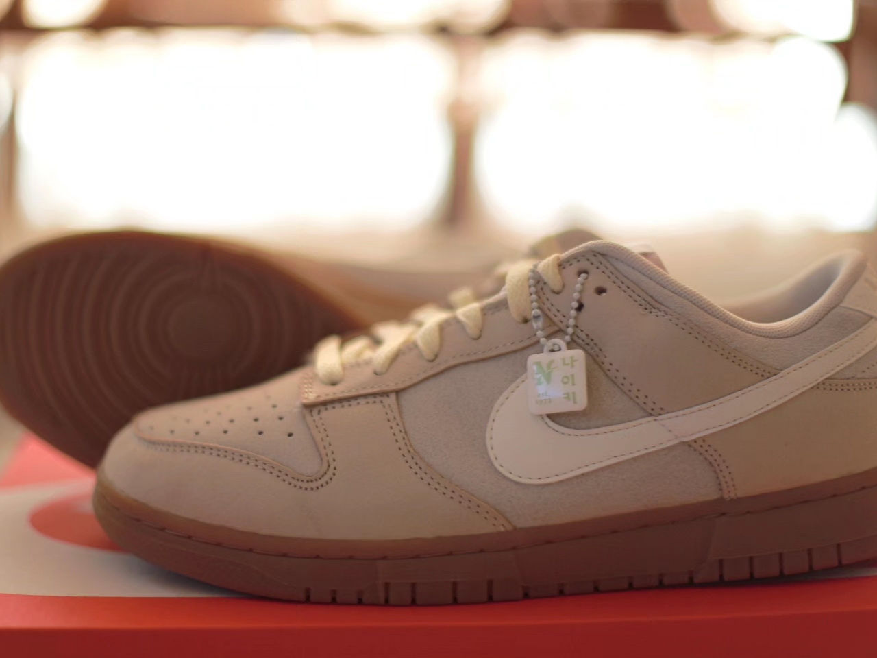 (W) Nike Dunk Low Hangul Day Light Orewood Brown Sail 착용 스타일 - 5