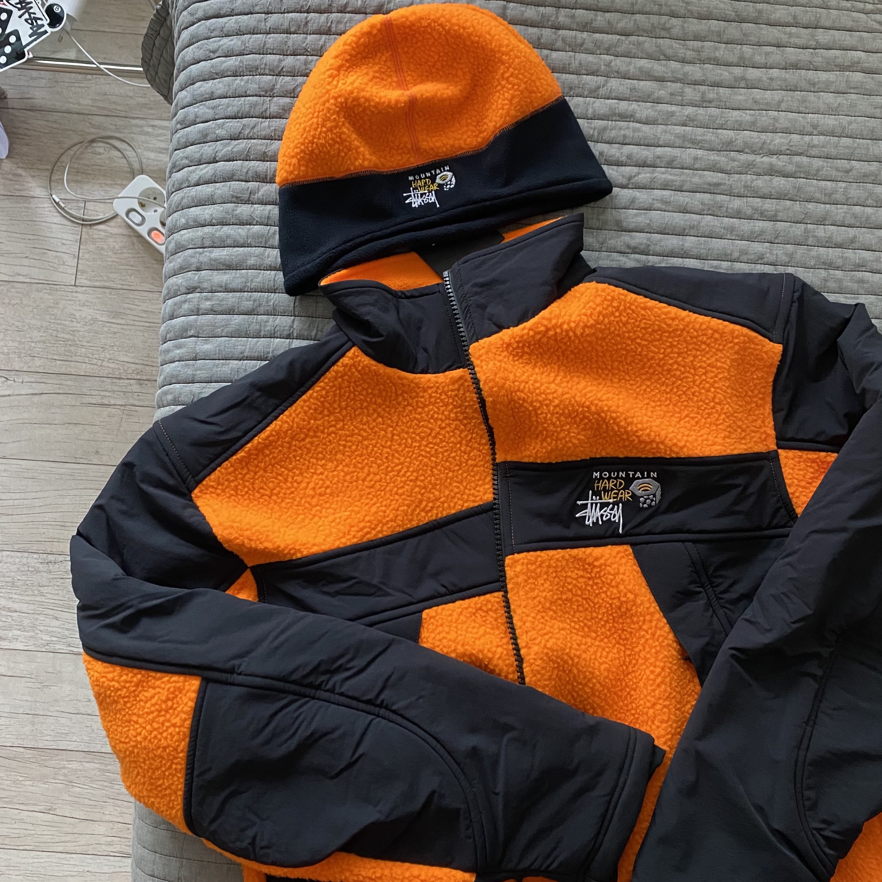 Stussy x Mountain Hardwear Fleece Skullcap Alpine Orange, Stussy x Mountain Hardwear Fleece Jacket Alpine Orange 착용 스타일