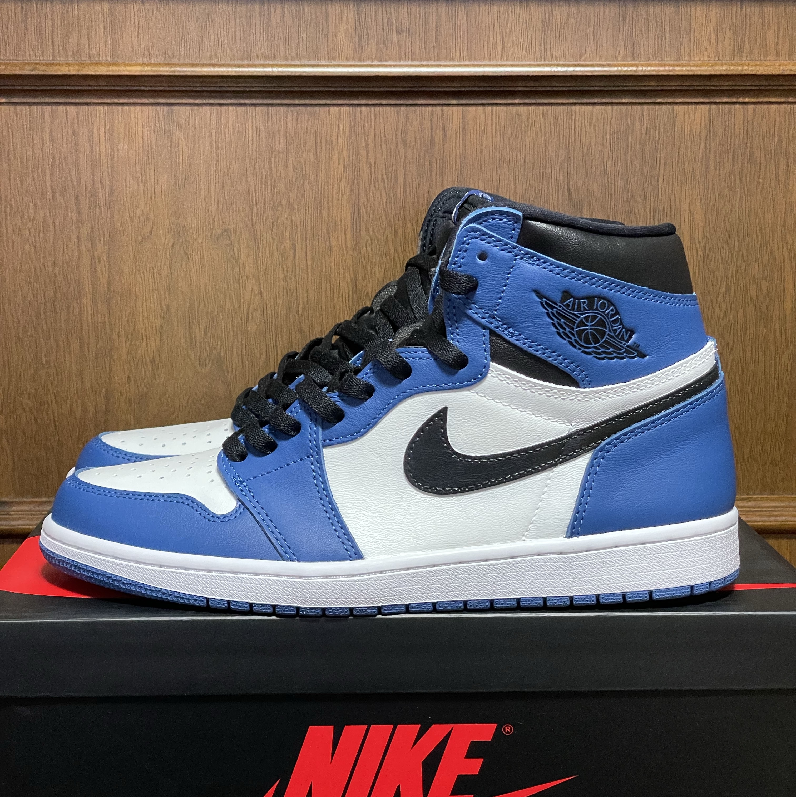 Jordan 1 Retro High OG Dark Marina Blue 착용 스타일 - 1