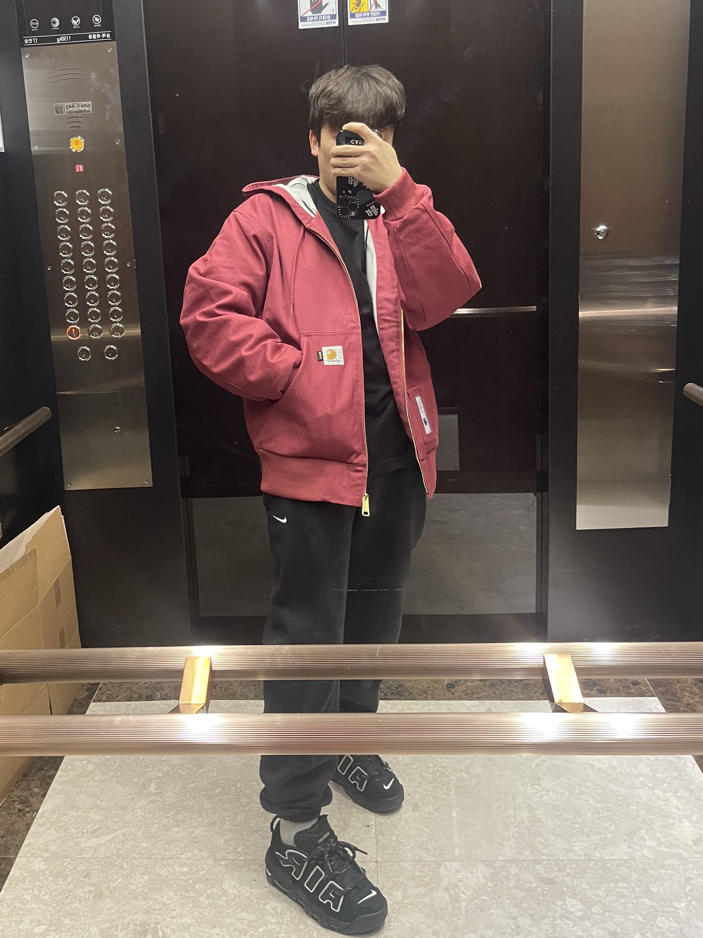 Nike x Ambush Air More Uptempo Low Black and White, Carhartt WIP x IAB Studio OG Active Jacket Earth Red 착용 스타일