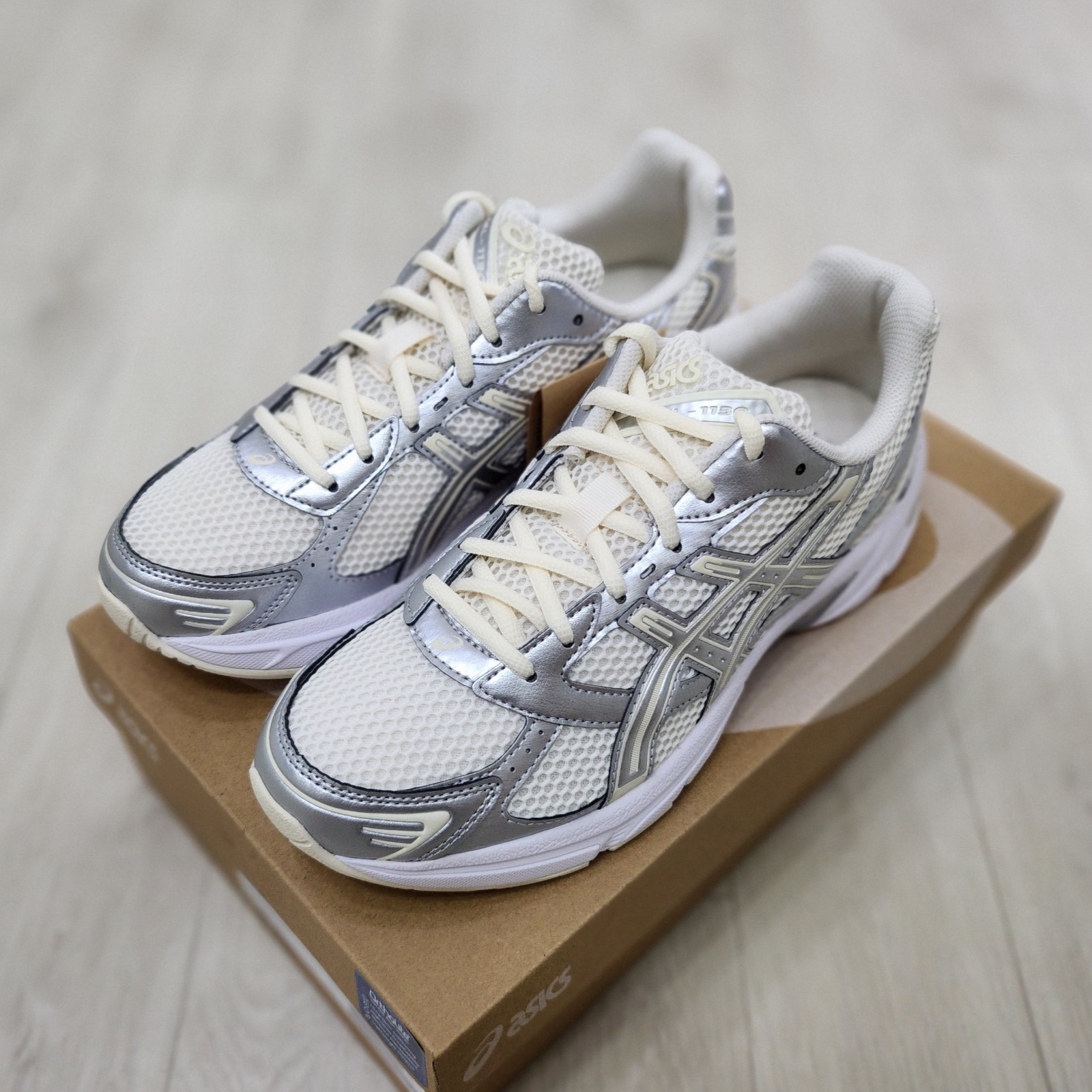 (W) Asics Gel-1130 Cream Pure Silver 착용 스타일 - 2