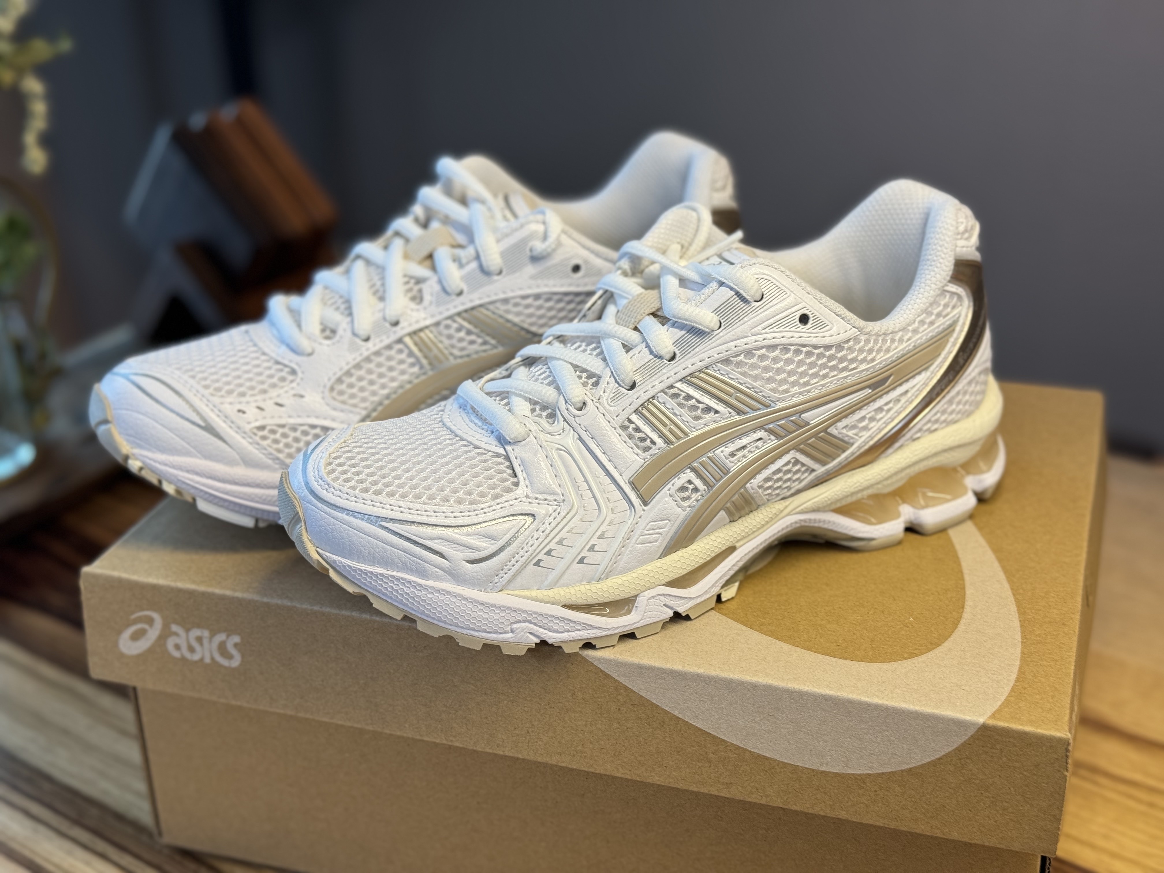 (W) Asics Gel-Kayano 14 White Simply Taupe 착용 스타일 - 2