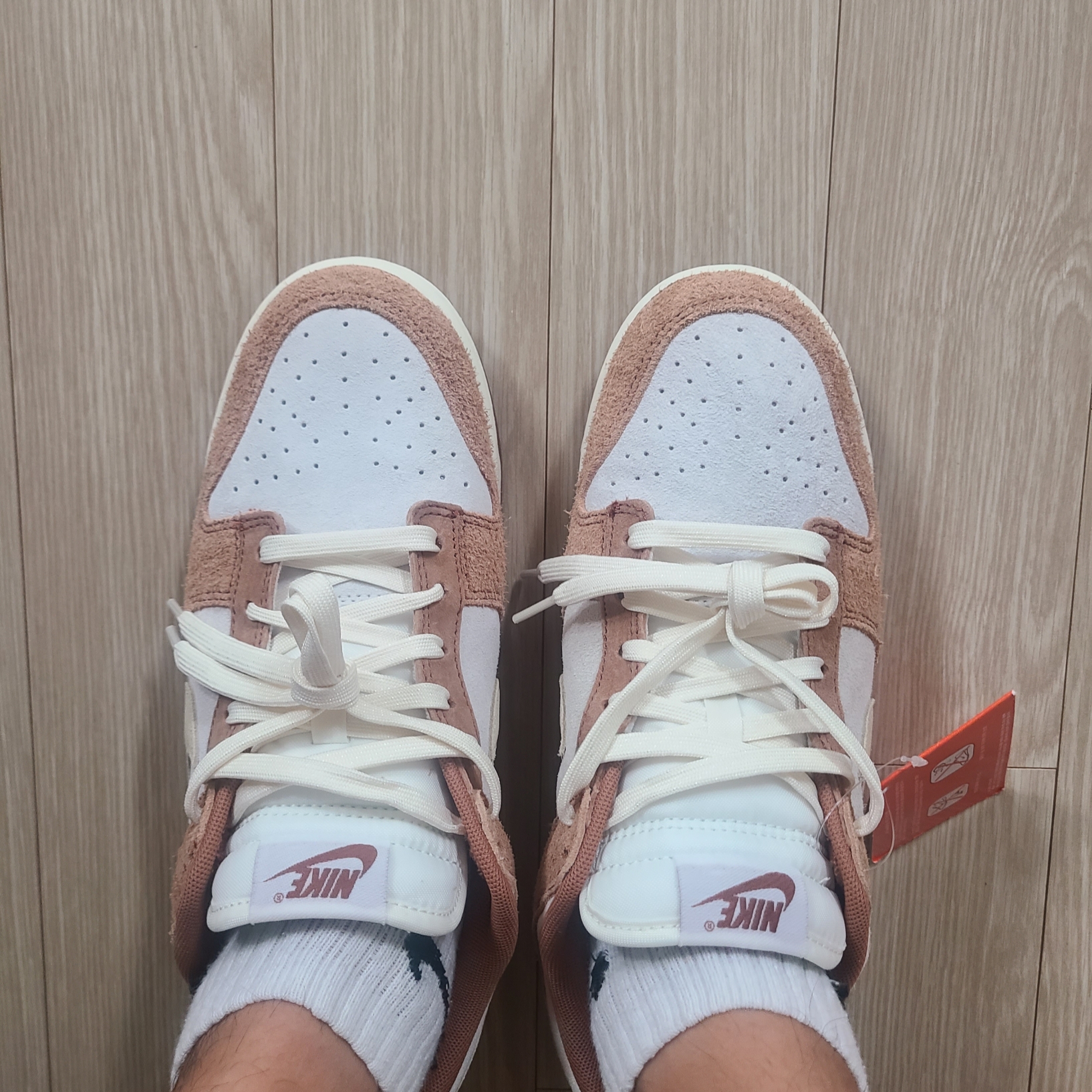 Nike Dunk Low Pro Premium Medium Curry 착용 스타일