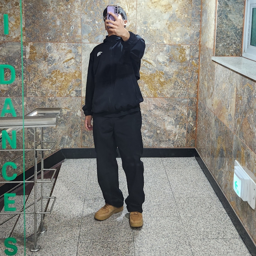 The North Face Ice Run Jacket Black, Nike Air Force 1 '07 WB Flax 착용 스타일 - 2