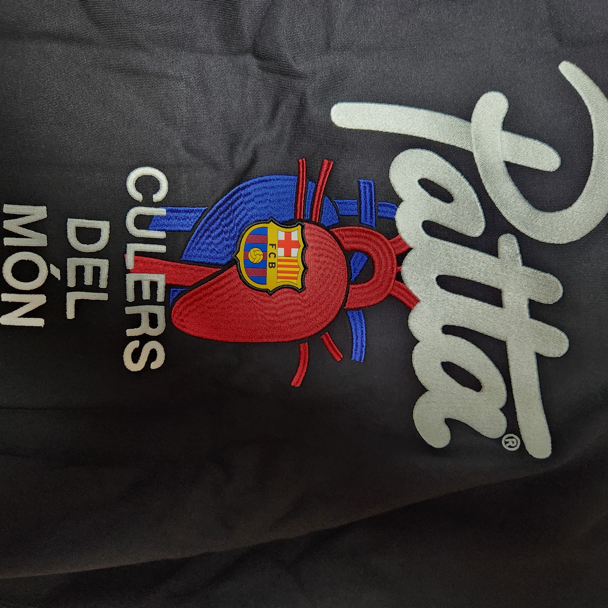 Nike x Patta x FC Barcelona Solo Swoosh Hoodie Culers del Món (FD4147-010) 착용 스타일 - 2
