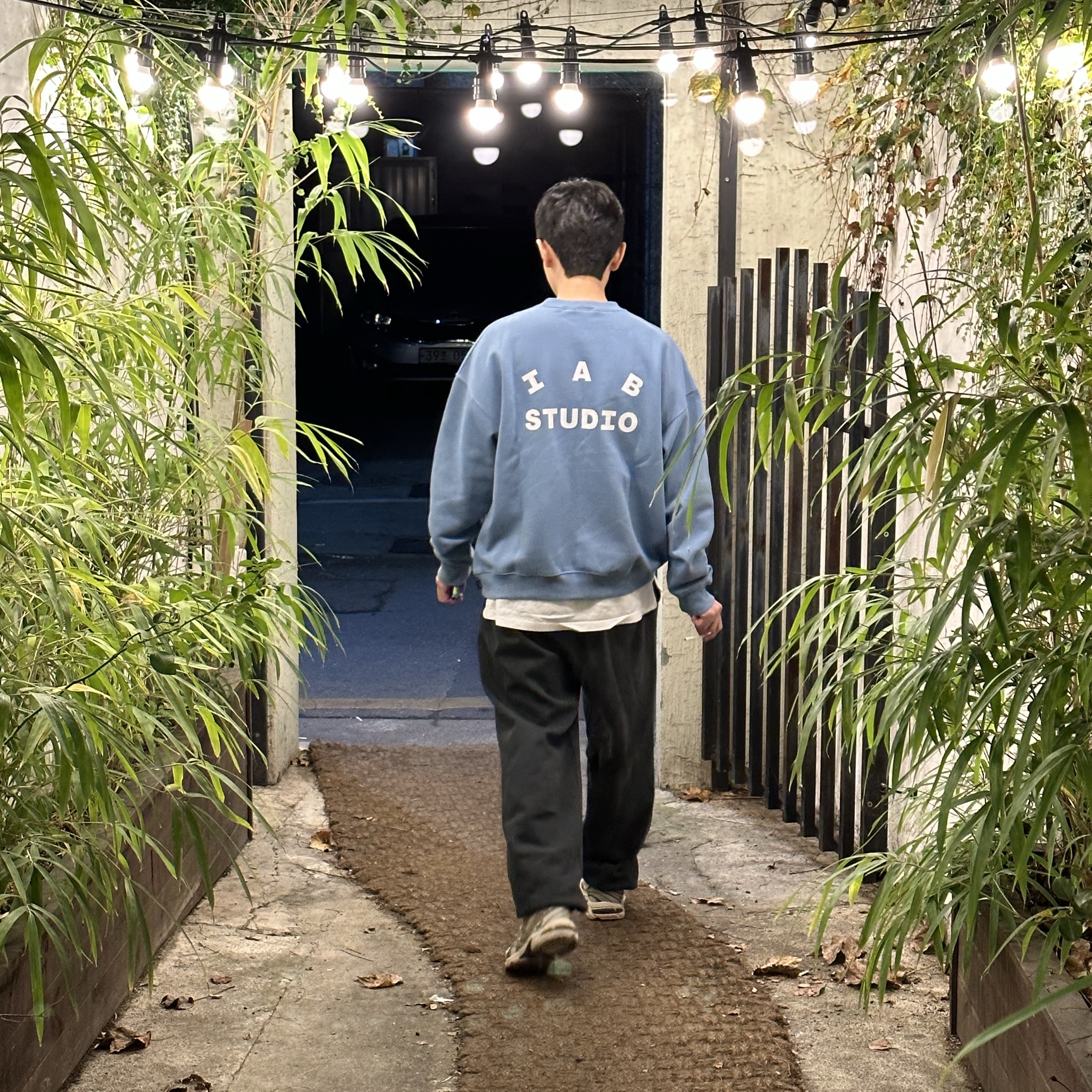 IAB Studio Crewneck Sky Blue, Supreme Overdyed S Logo Sweatpants Black - 23SS 착용 스타일