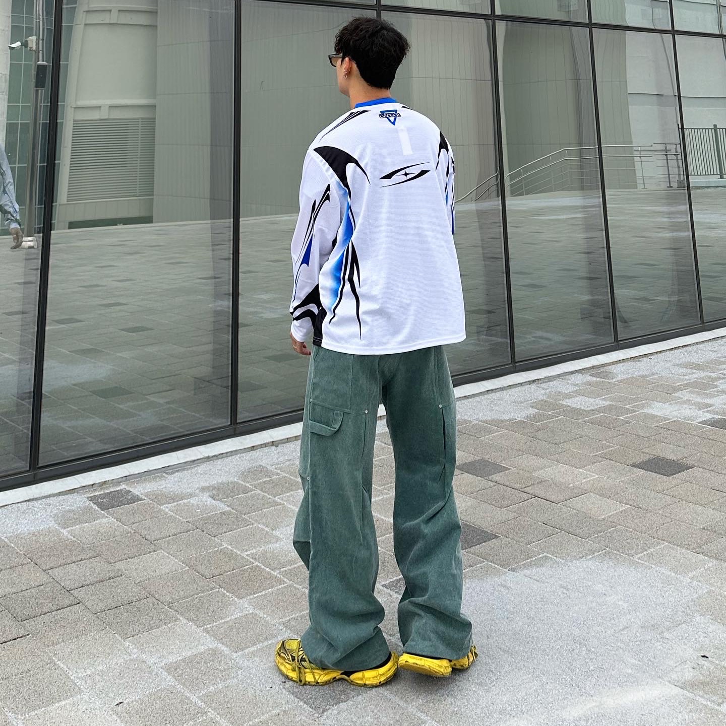 Balenciaga 3XL Sneakers Yellow Black 착용 스타일 - 3