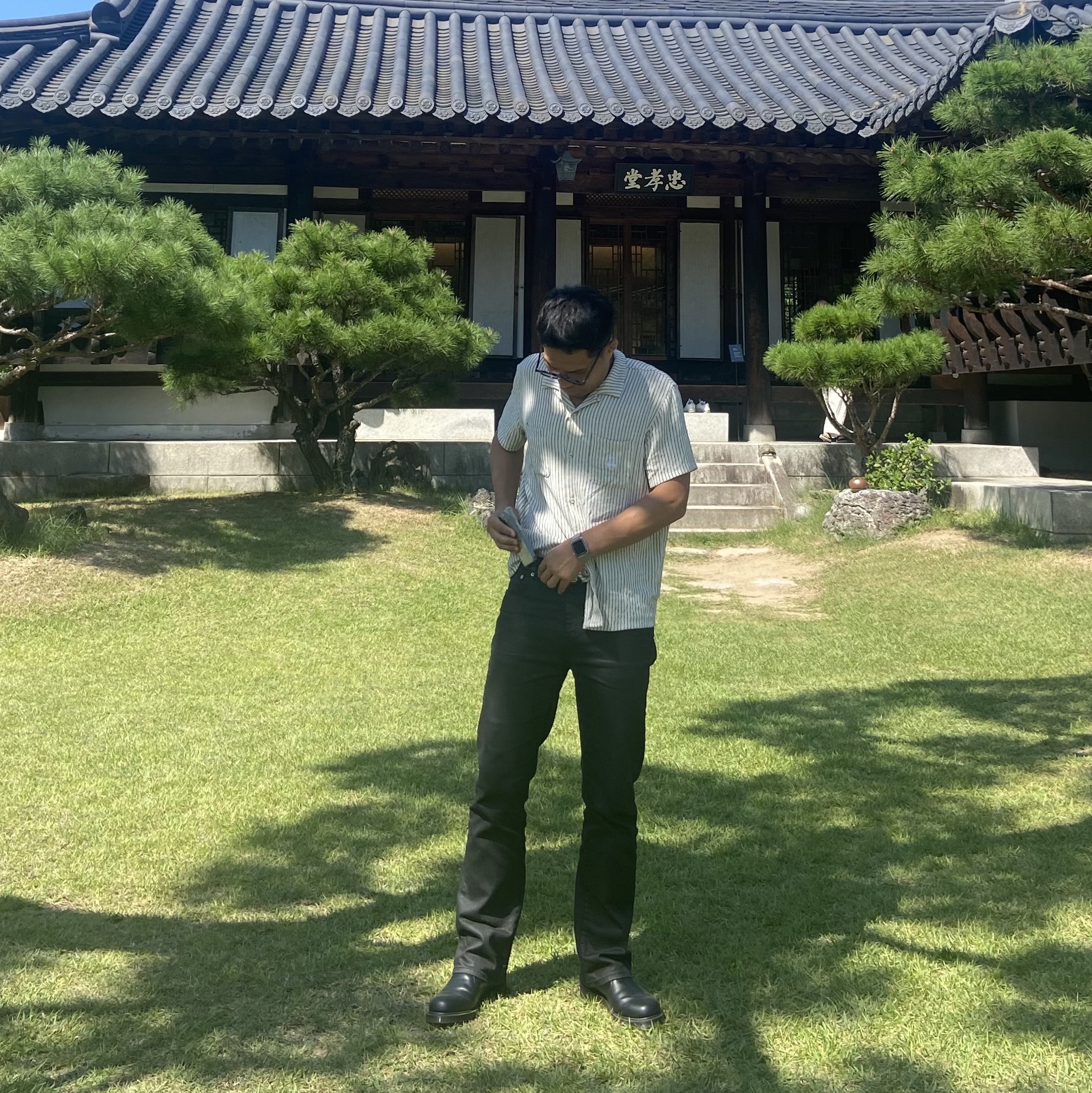 Lacoste Denim Pants Black 착용 스타일