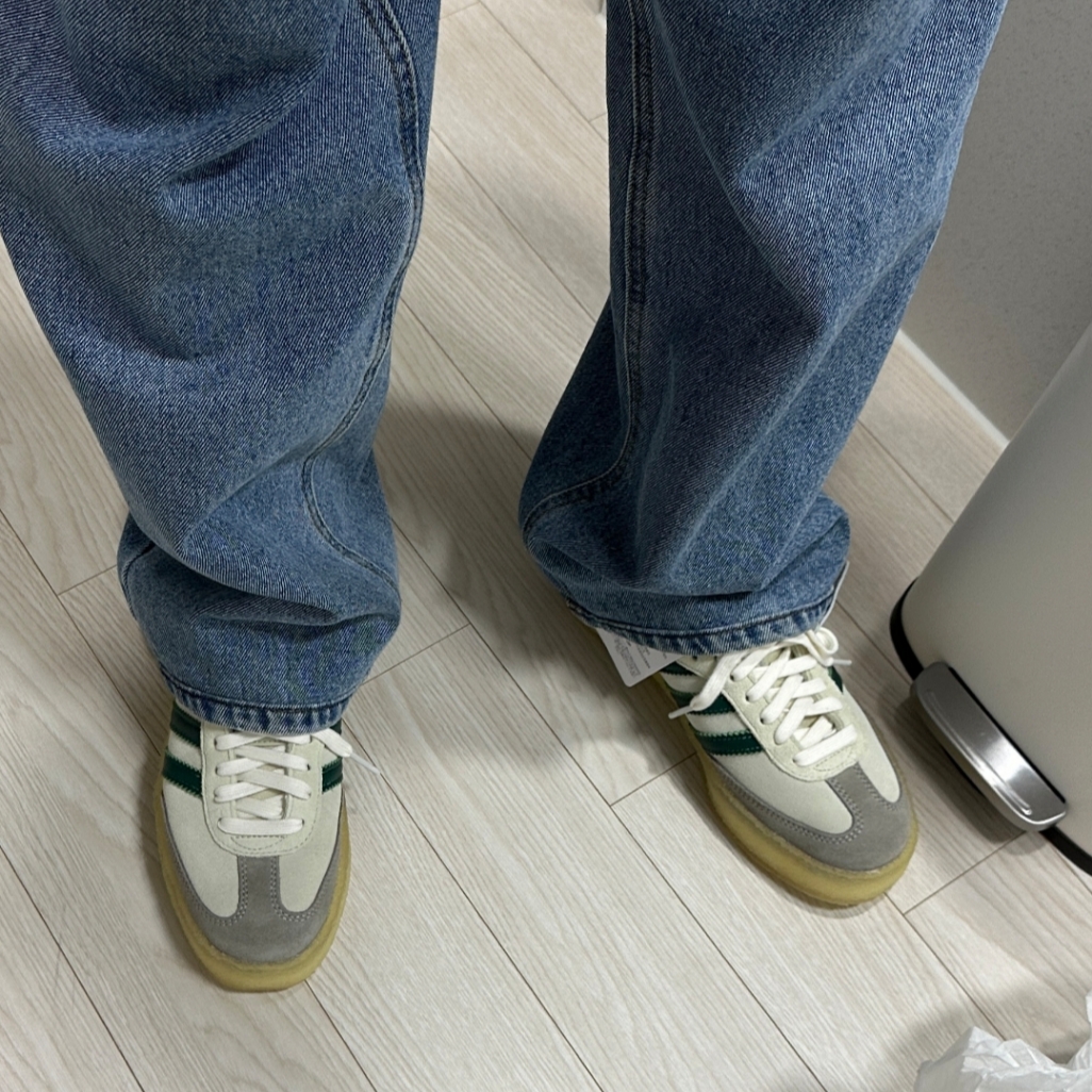 Adidas x Clarks x Ronnie Fieg 8th Street Samba Chalk White Green 착용 스타일