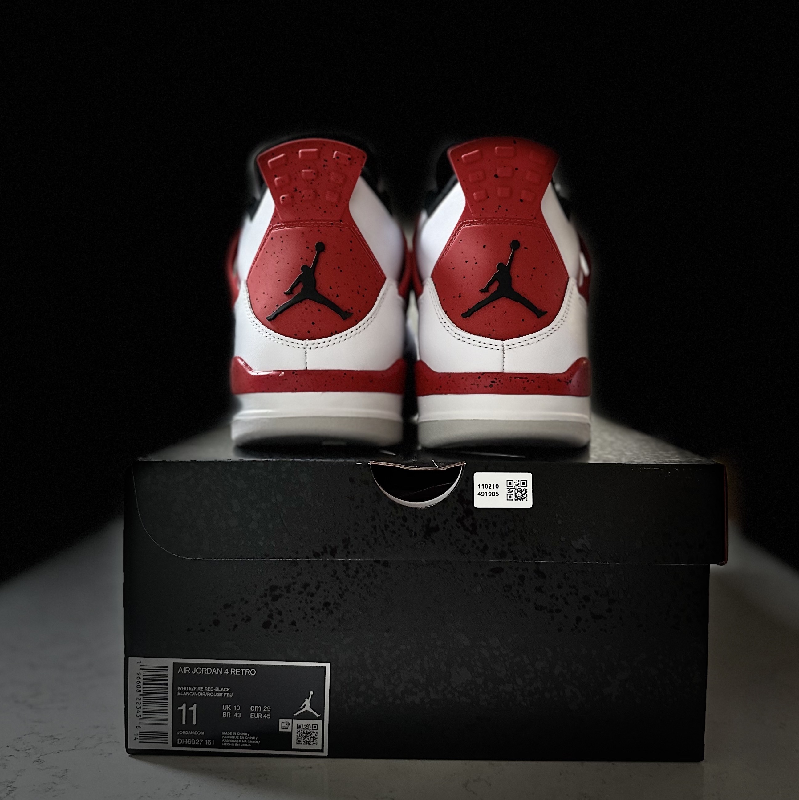 Jordan 4 Retro Red Cement 착용 스타일 - 3