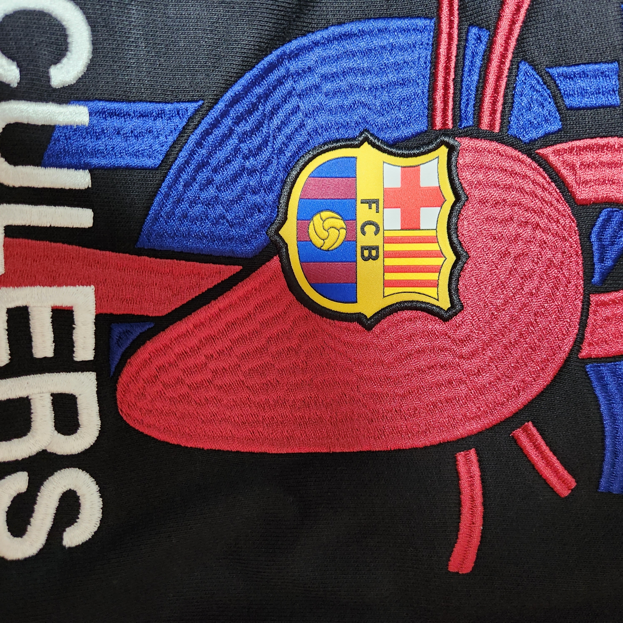 Nike x Patta x FC Barcelona Solo Swoosh Hoodie Culers del Món (FD4147-010) 착용 스타일 - 1