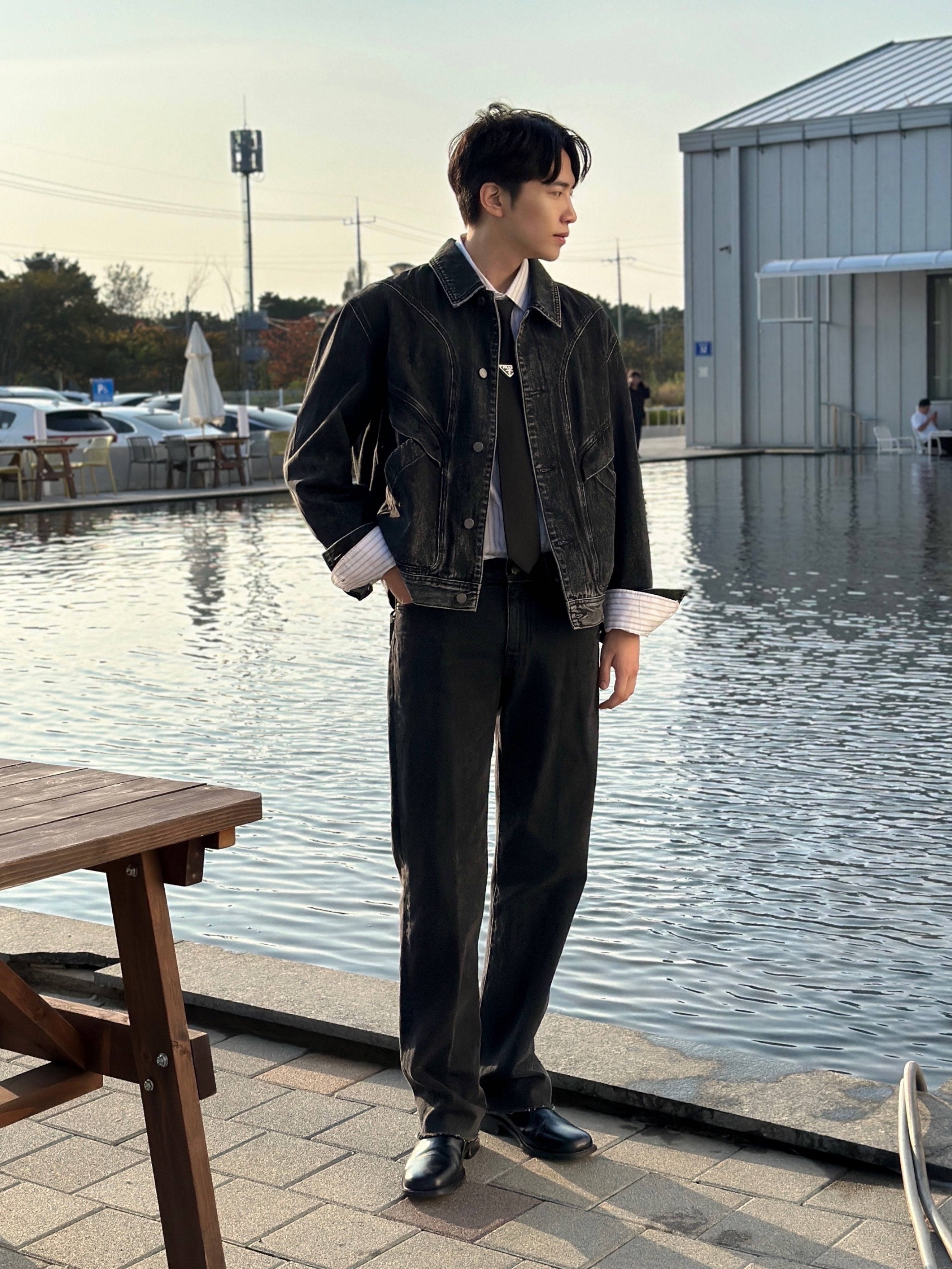 Prada Re-Nylon Gabardine Tie Black 착용 스타일 - 1