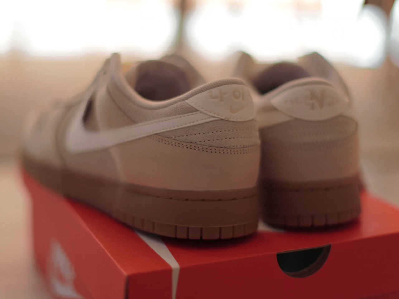 (W) Nike Dunk Low Hangul Day Light Orewood Brown Sail 착용 스타일 - 3