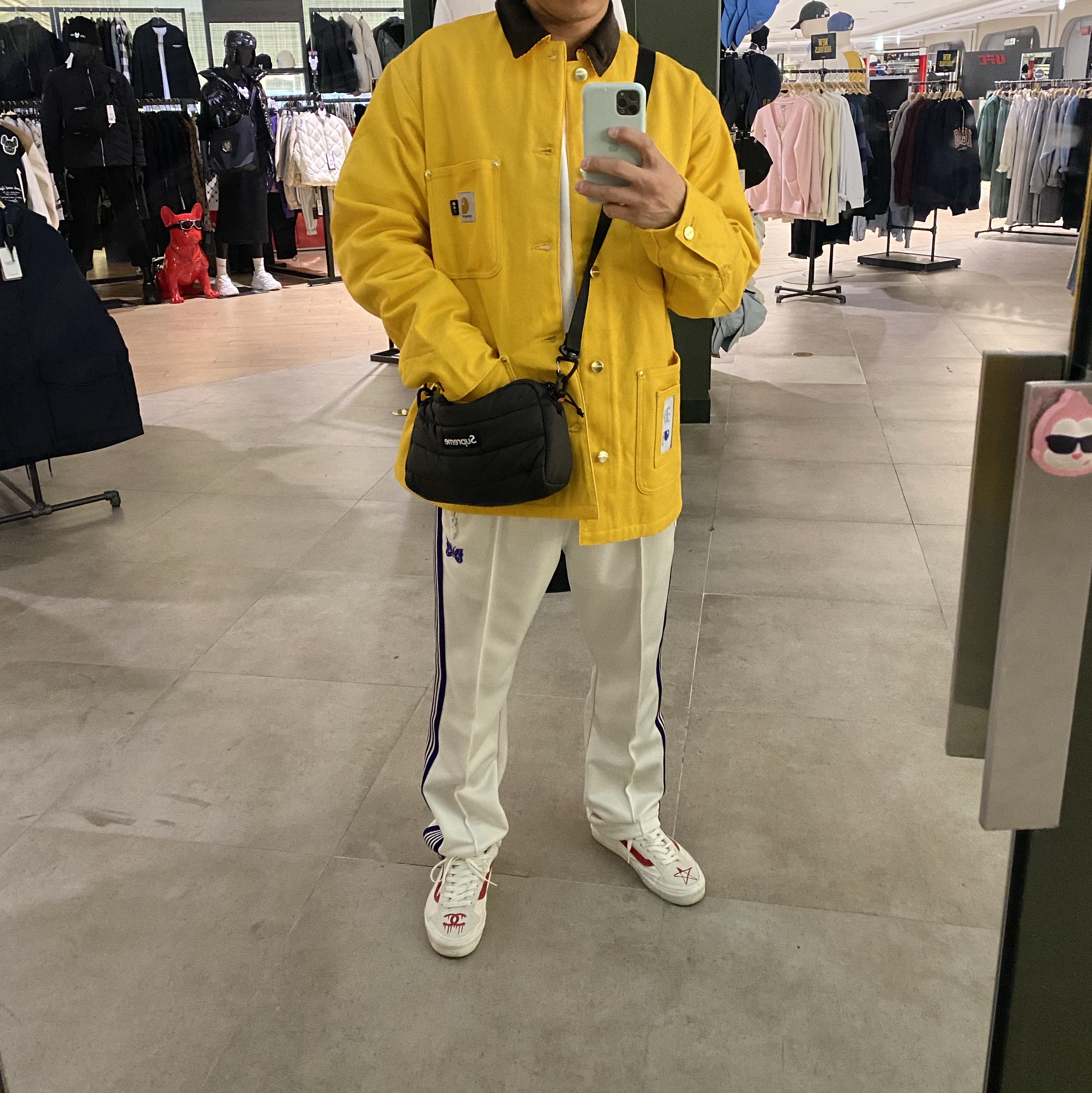 Carhartt WIP x IAB Studio OG Chore Coat Yellow, Supreme Puffer Side Bag Black - 22FW 착용 스타일 - 1