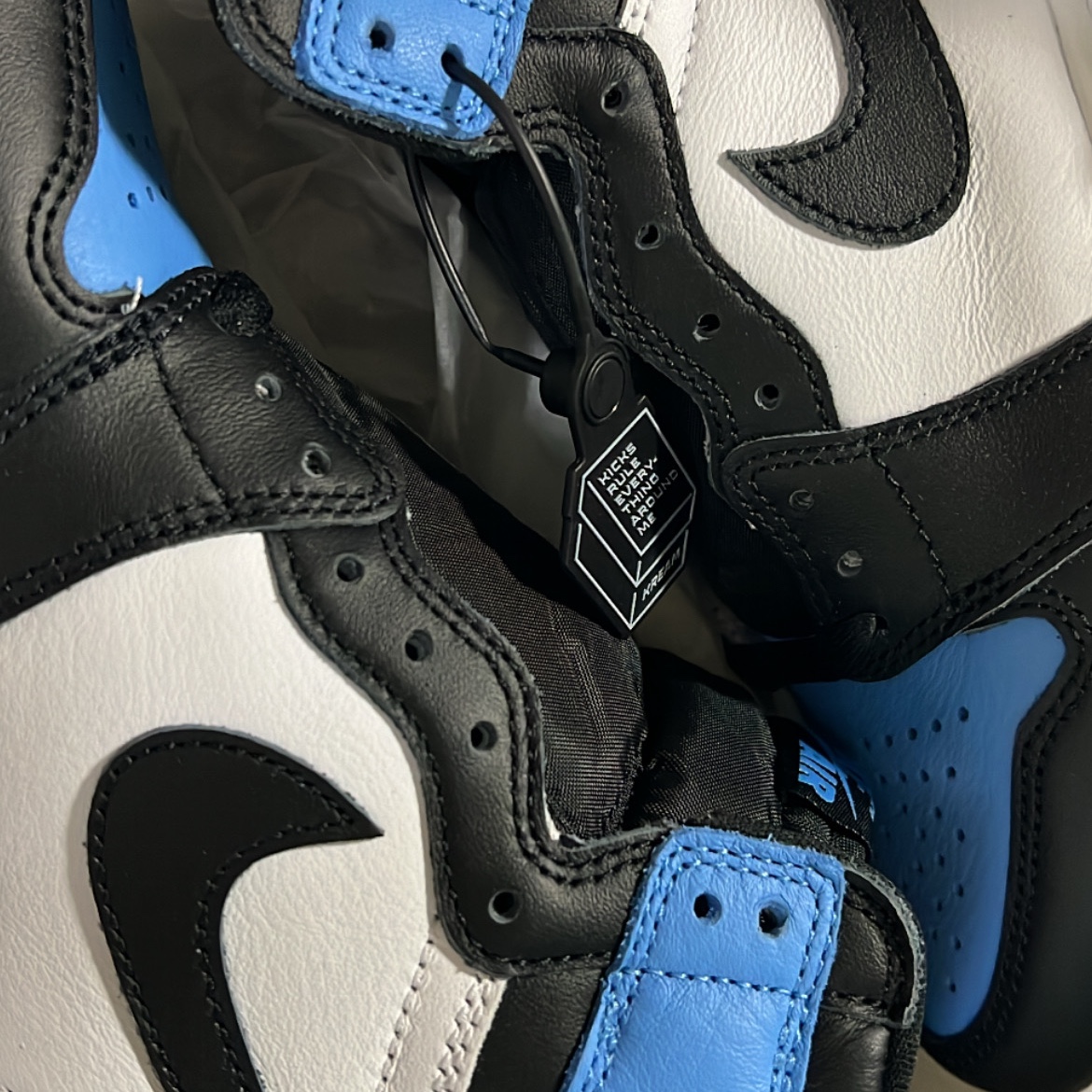 Jordan 1 Retro High OG University Blue 착용 스타일